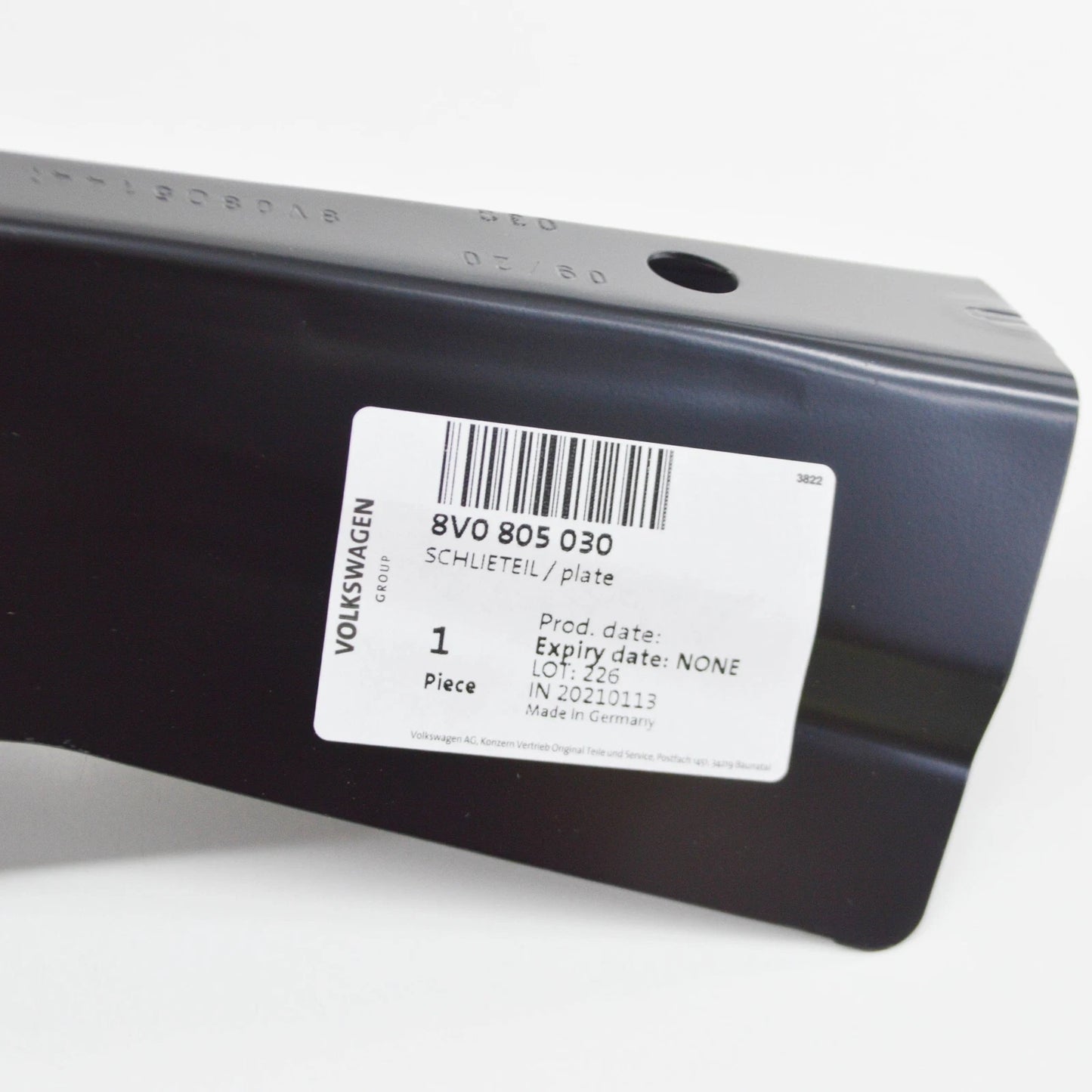 NEW AUDI A3 8V FRONT RIGHT FENDER BRACKET PLATE 8V0805030 ORIGINAL