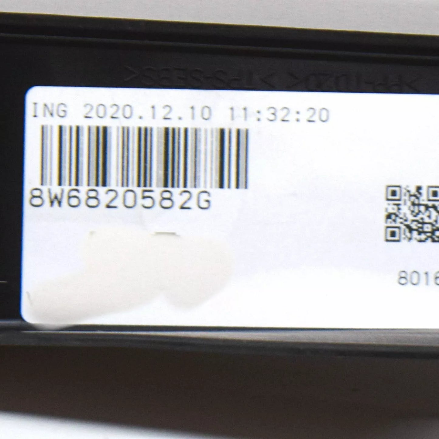 NEW AUDI A5 8W6 FRONT RIGHT SIDE ENGINE HOOD COVER 8W6820582G ORIGINAL