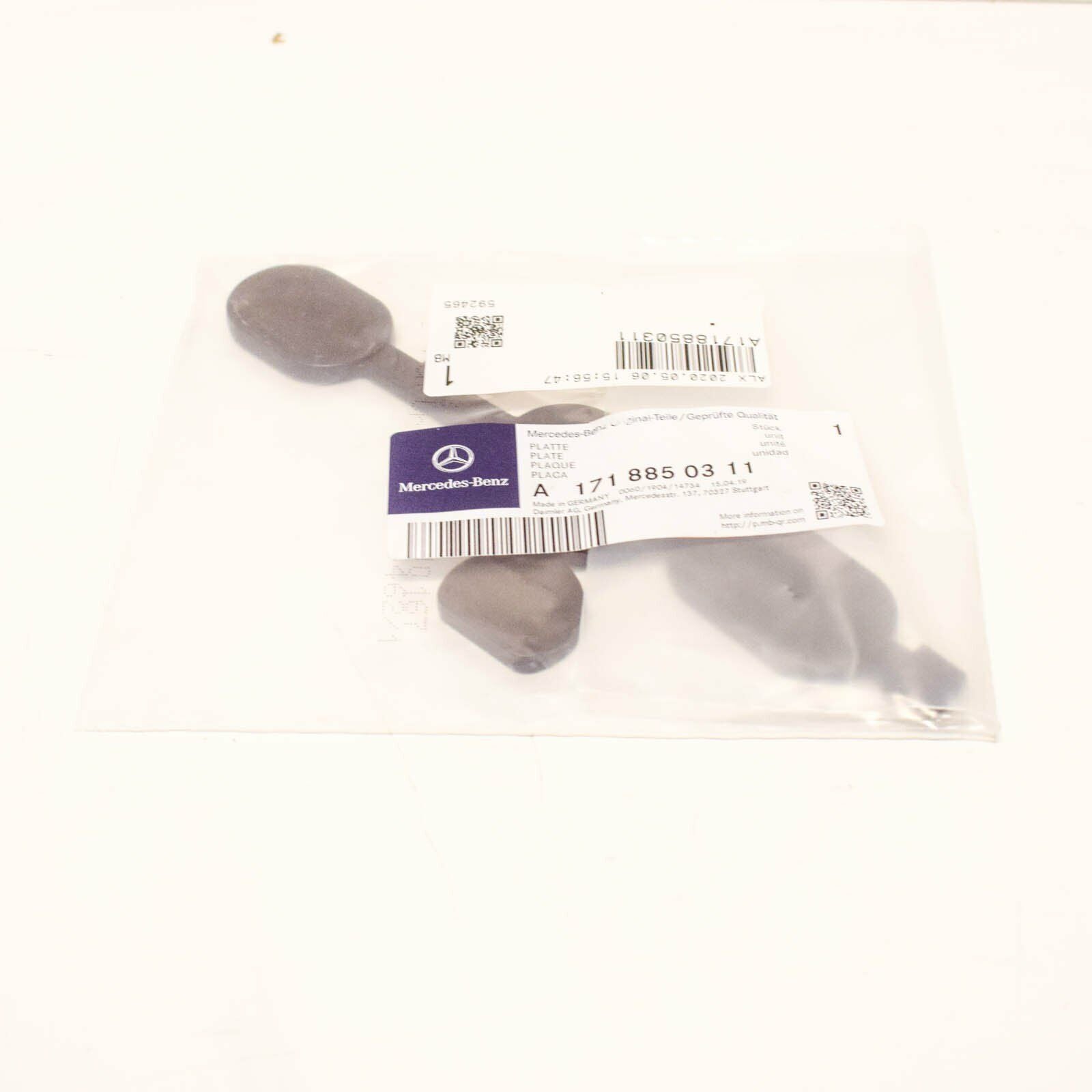 NEW MB SLK R171 FRONT BUMPER LEFT IMPACT ABSORBER PLATE A1718850311 ORIGINAL