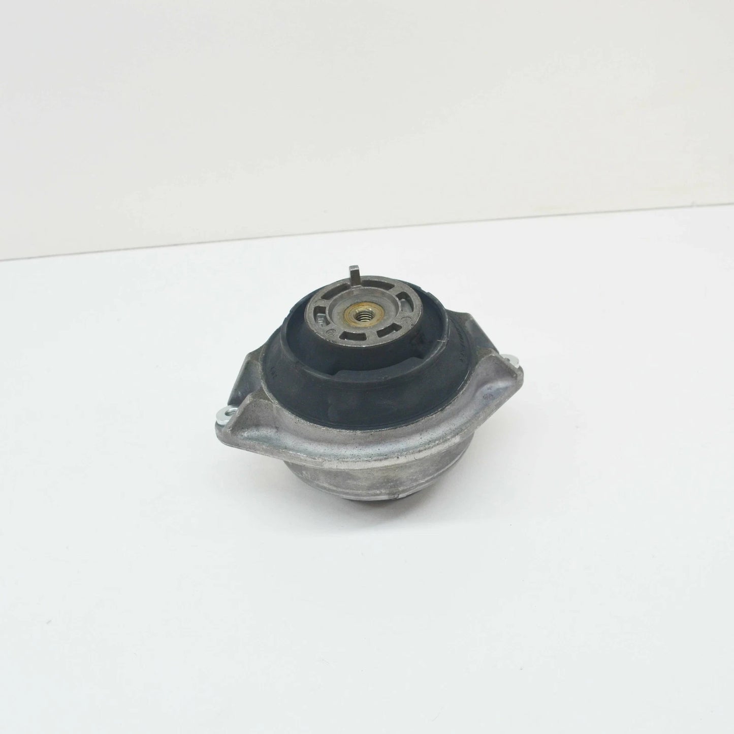 NEW MERCEDES-BENZ S-CLASS W140 ENGINE MOUNT A1402402217