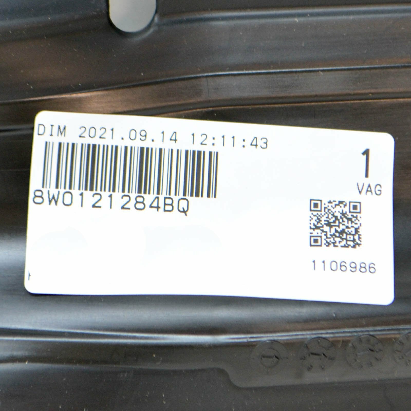 NEW AUDI S4 B9 FRONT RIGHT SUPPORT AIR OUTER DUCT DEFLECTOR 8W0121284BQ ORIGINAL