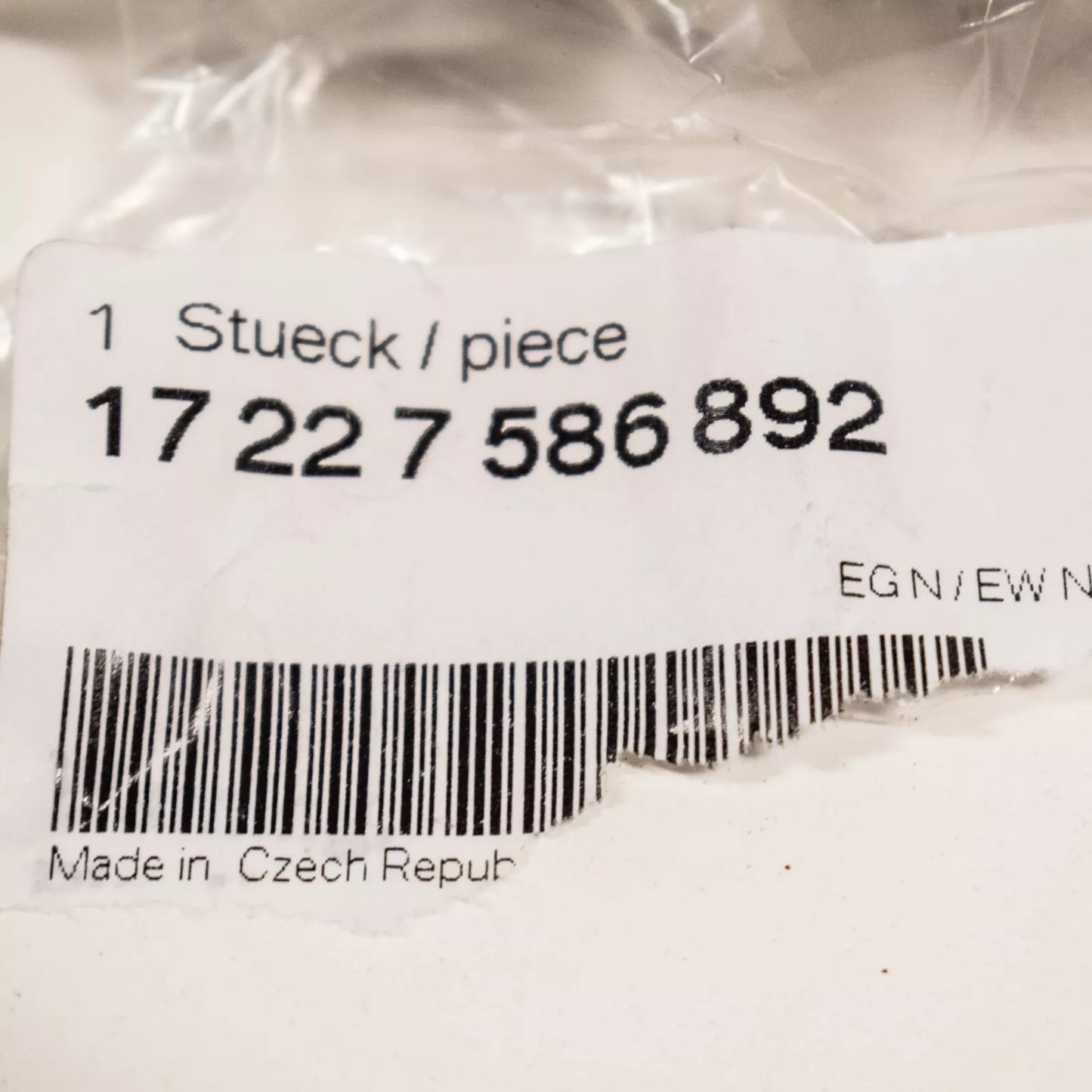 NEW BMW 5 GT F07 ENGINE OIL COOLER LINE BRACKET 17227586892 ORIGINAL