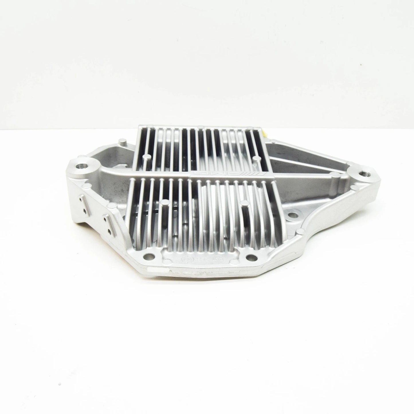 NEW MERCEDES-BENZ C W205 REAR AXLE HOUSING END COVER A2053513700 ORIGINAL