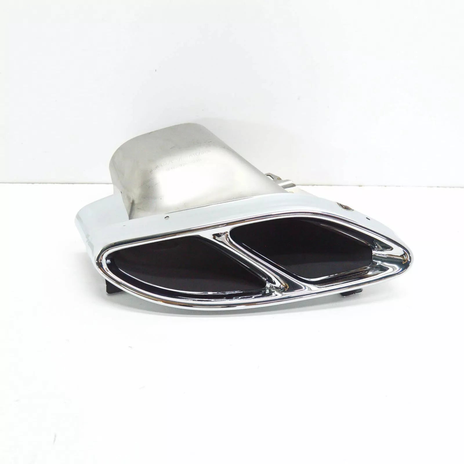 NEW MB C W205 REAR RIGHT EXHAUST CHROME TAILPIPE END A0004900627 ORIGINAL