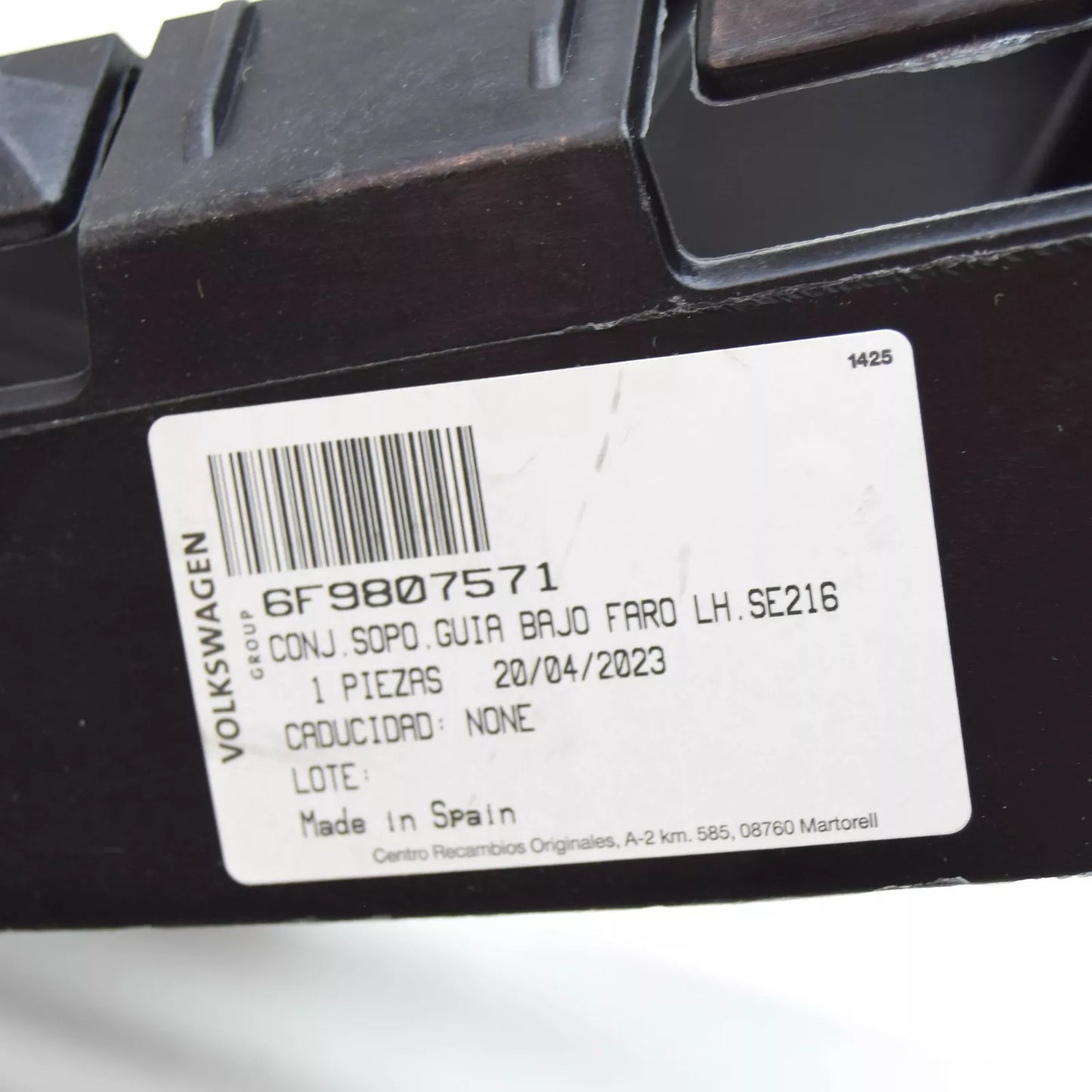 NEW SEAT ARONA KJ LEFT HEADLIGHT GUIDE PIECE 6F9807571 ORIGINAL