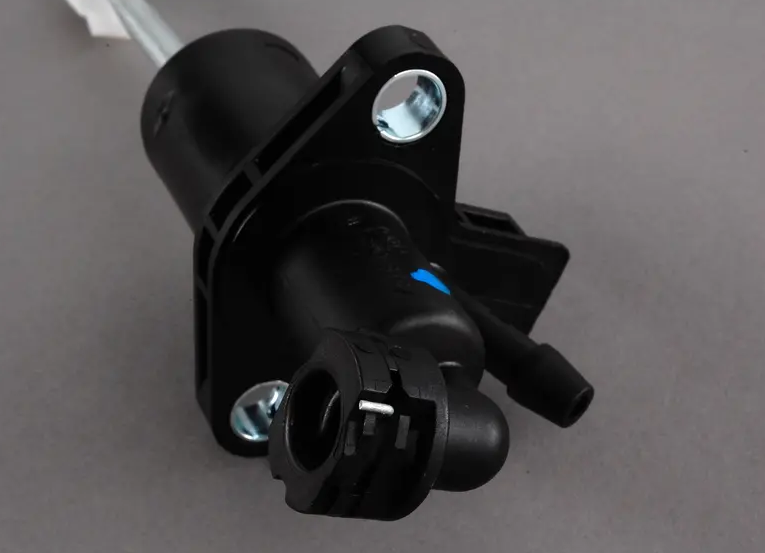 NEW VOLKSWAGEN BEETLE 1C CLUTCH MASTER CYLINDER LHD 1J1721388G ORIGINAL