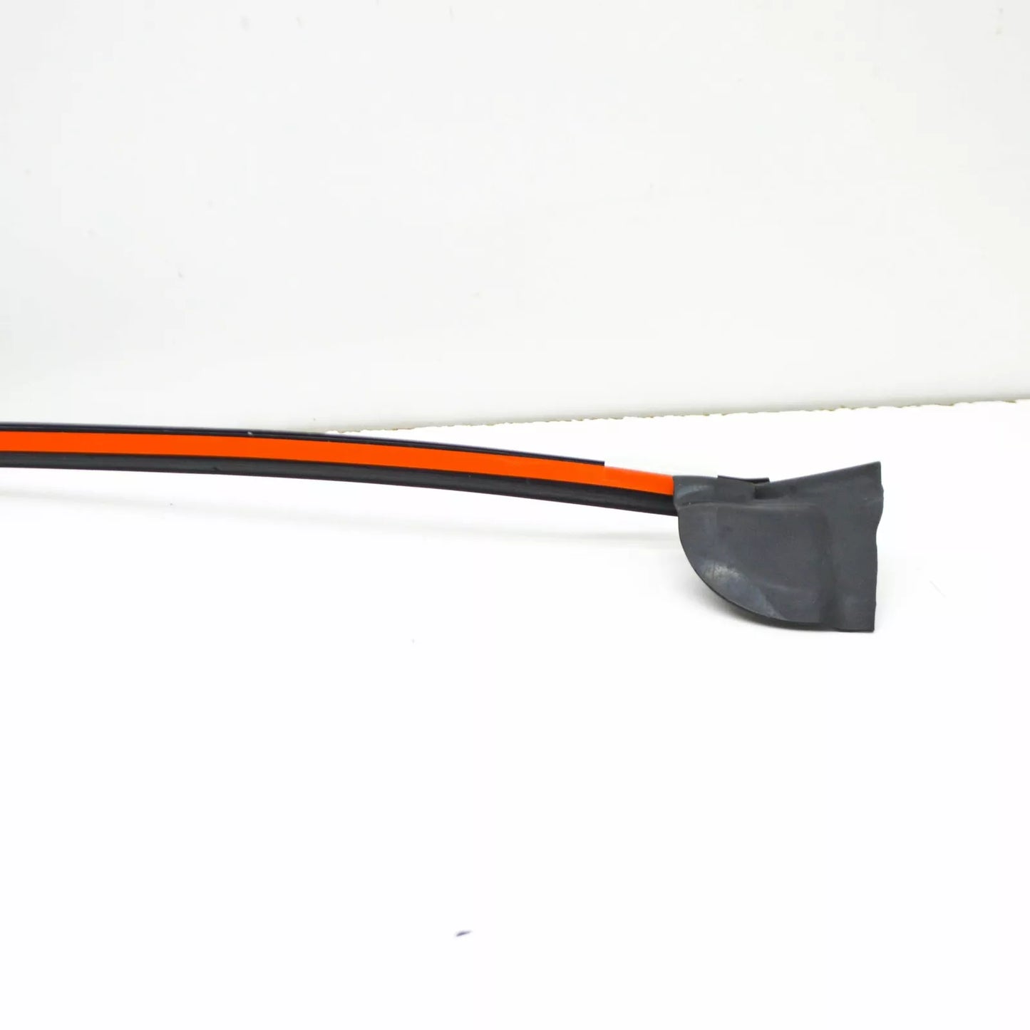 NEW  BMW 2 GRAN TOURER F46 REAR LEFT DOOR WEATHERSTRIP SEAL 51767326507 OEM