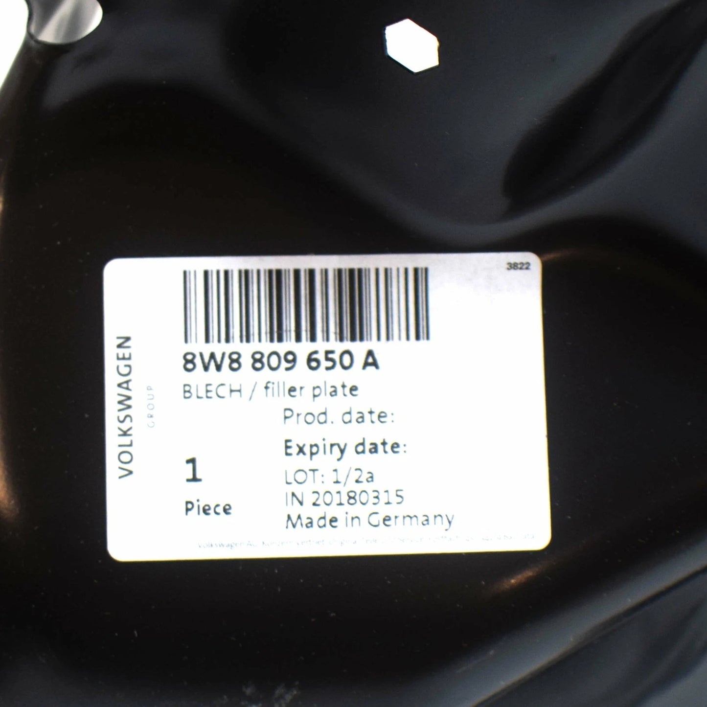 NEW AUDI A5 8W6 REAR RIGHT OUTER TAIL LIGHT POCKET 8W8809650A