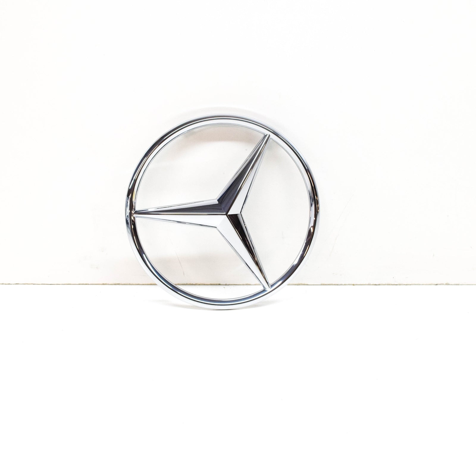 NEW MB GL X166 AMG FRONT BUMPER GRILLE EMBLEM BADGE A000817211664 ORIGINAL