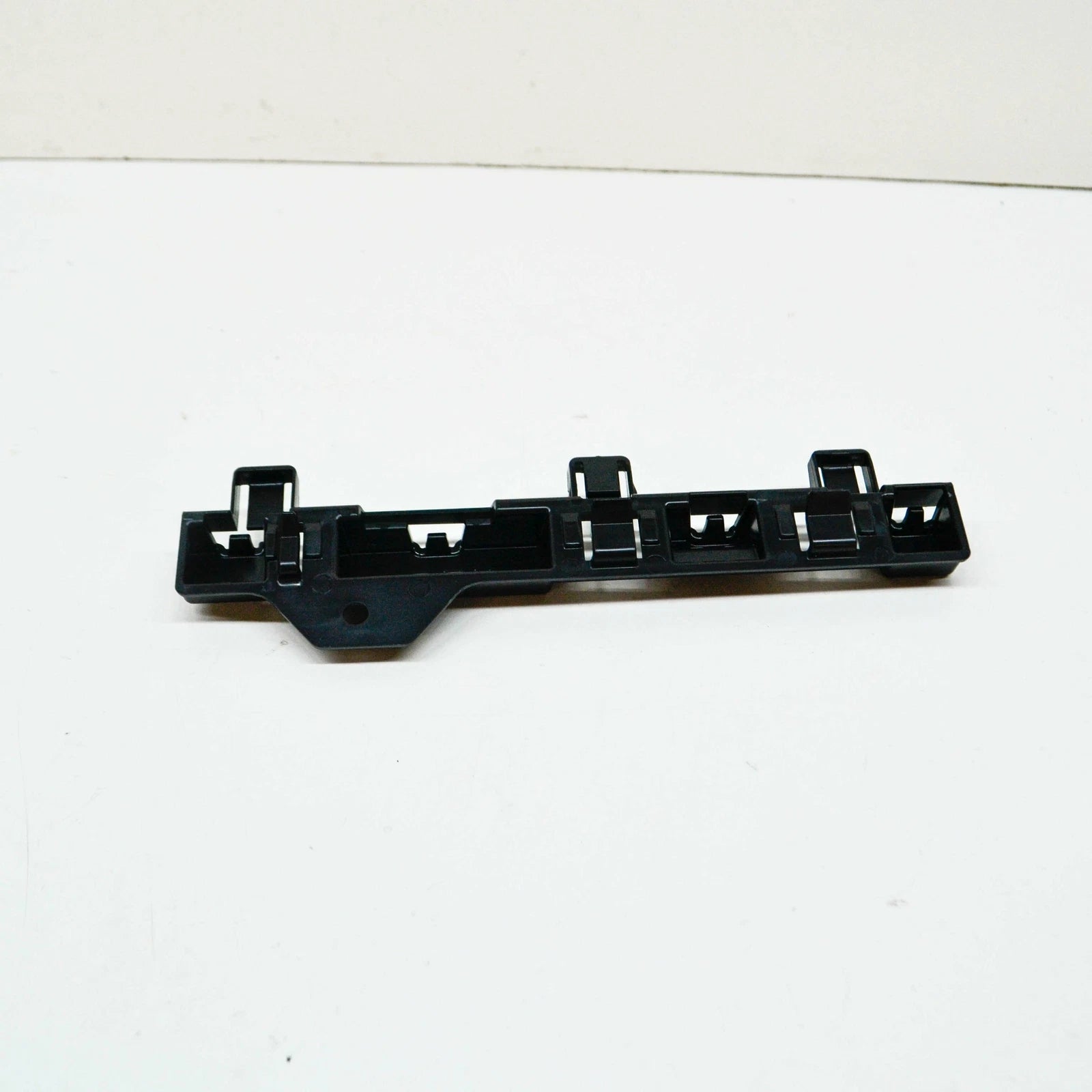 NEW BMW 3 F30 SUPPORTING LEDGE COVER DOOR SILL RIGHT 51777240874 ORIGINAL