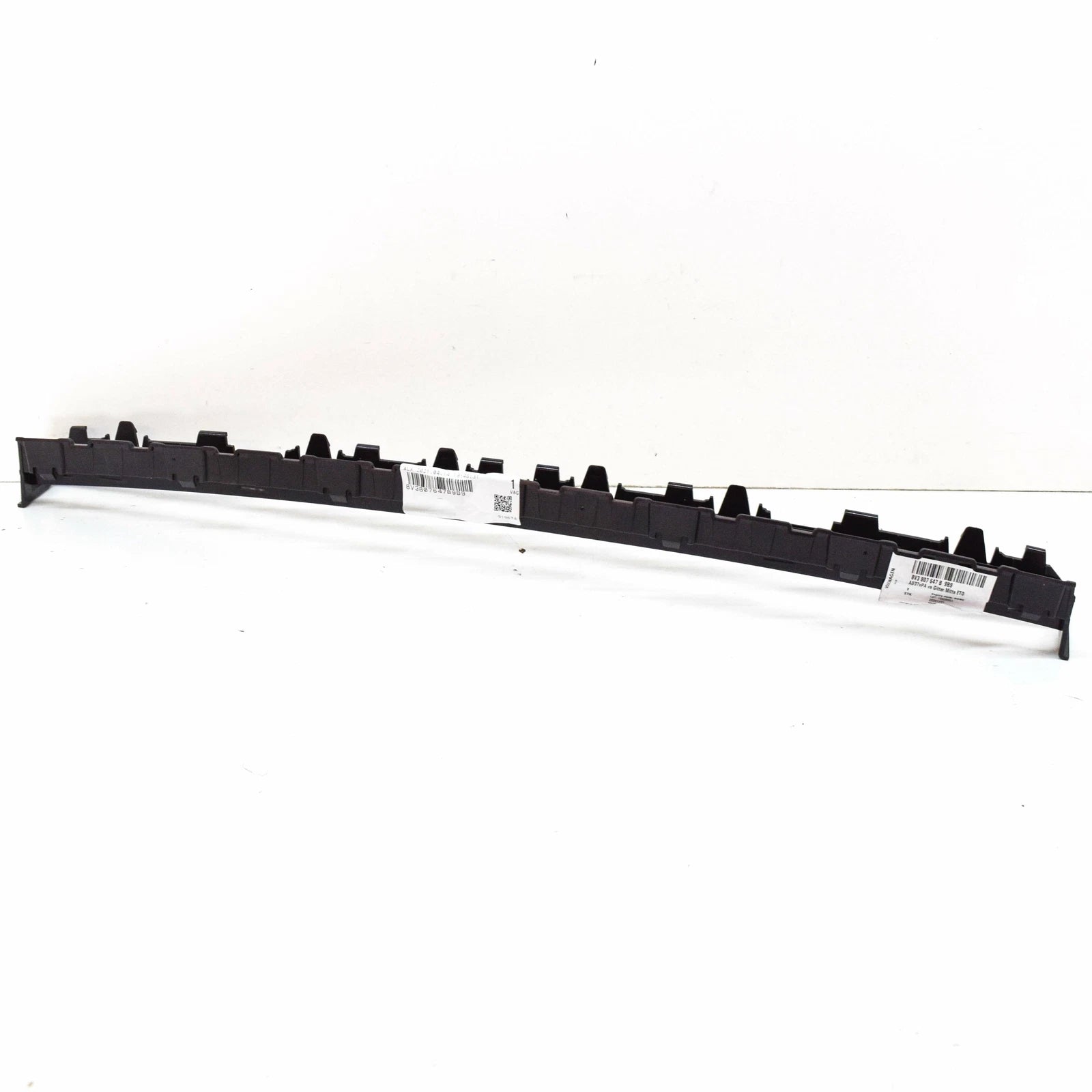 NEW A3 SPORTBACK E-TRON 8V FRONT BUMPER LOWER CENTER GRILL 8V3807647B9B9
