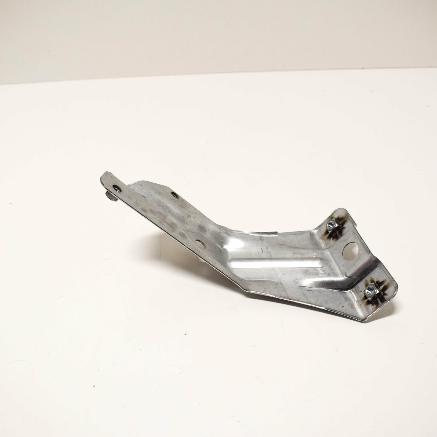 NEW VOLKSWAGEN GOLF MK6 FRONT RIGHT FENDER SUPPORT BRACKET 5K6821136 ORIGINAL