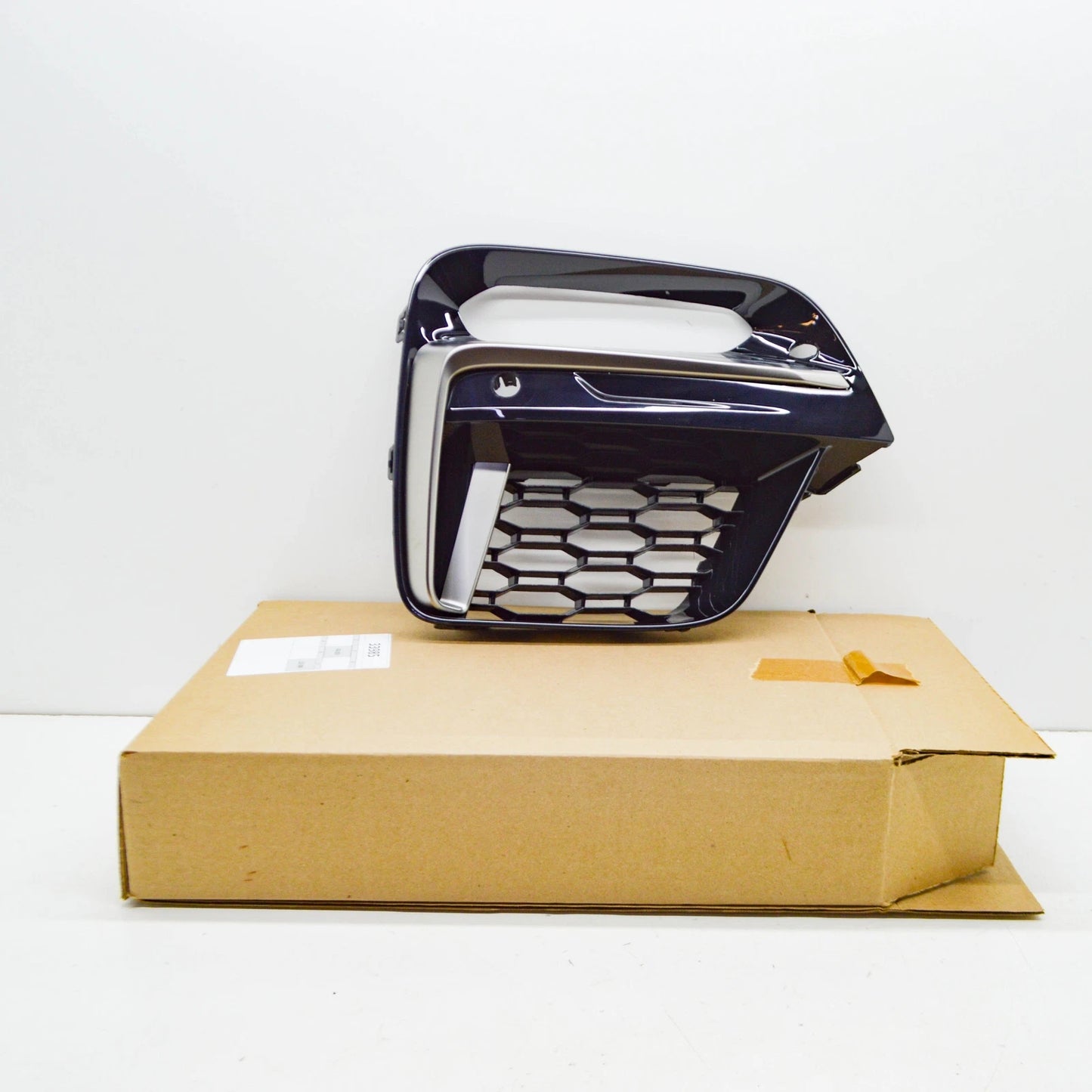 NEW BMW X3 G01 FRONT M BUMPER RIGHT OPEN GRILLE 51118092760 8092760 ORIGINAL