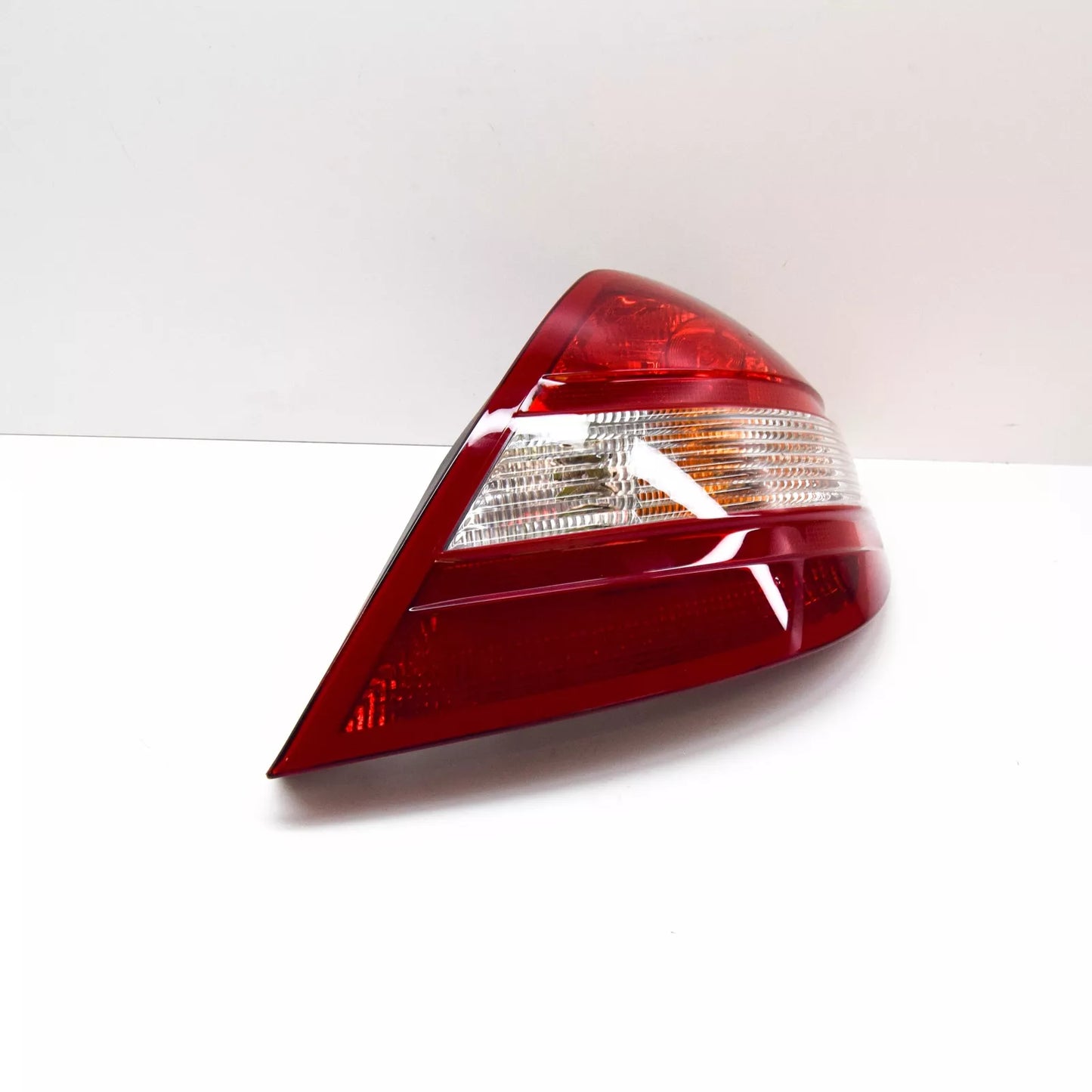 NEW MERCEDES-BENZ SLK R171 REAR RIGHT TAIL LAMP A1718200264 ORIGINAL
