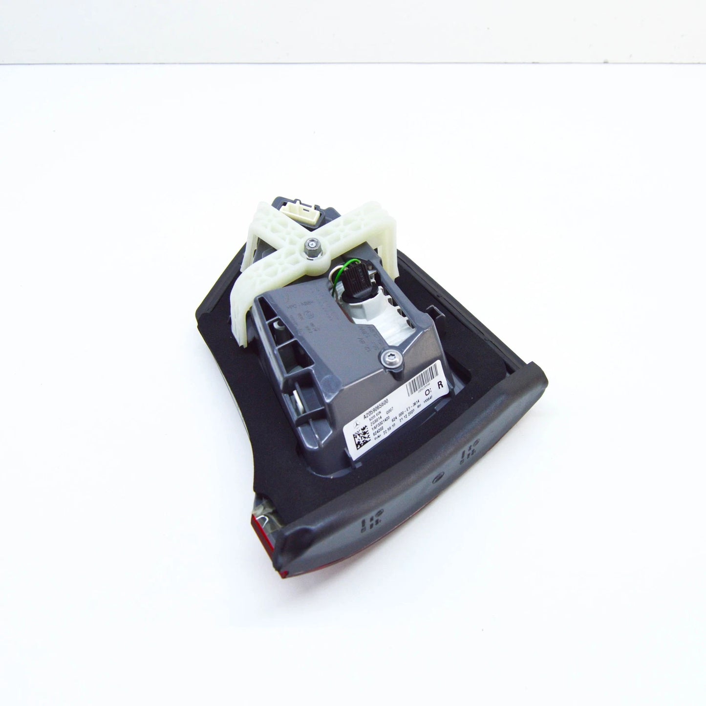 NEW MERCEDES-BENZ C T-MODEL S205 REAR RIGHT INNER TAIL LAMP A2059065600 ORIGINAL