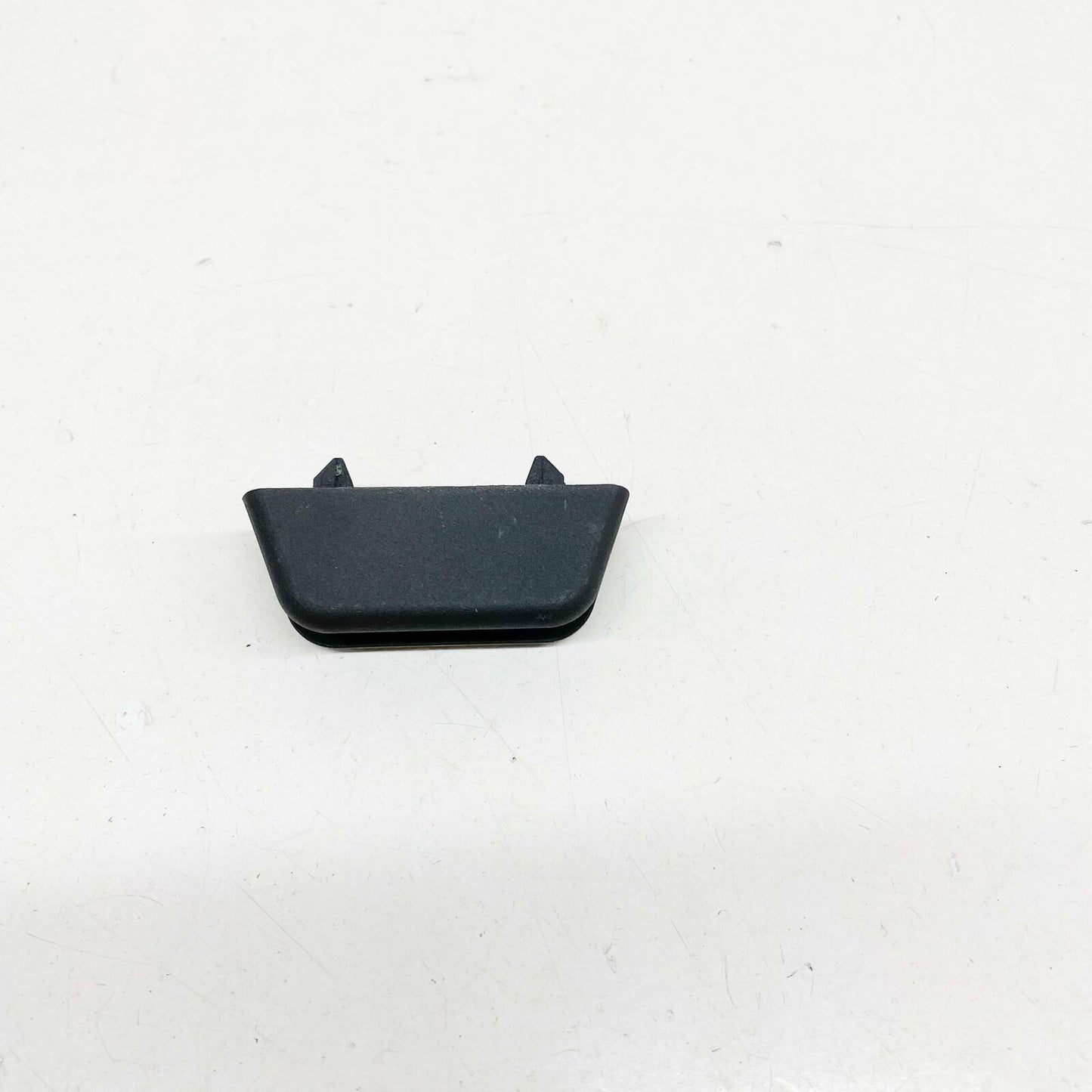 new ford mondeo mk5 estate load compartment trim centre clip 1891183 original