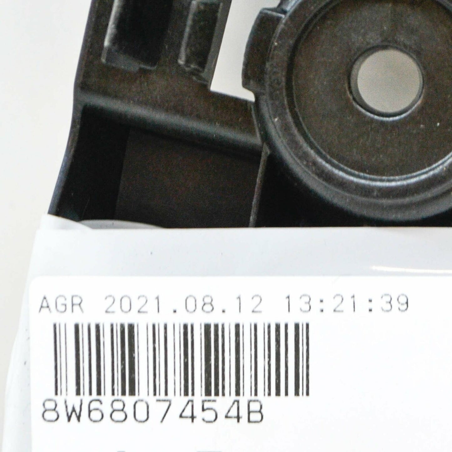 NEW AUDI A5 S5 CABRIO 8W6 REAR RIGHT BUMPER UPPER BRACKET 8W6807454B ORIGINAL