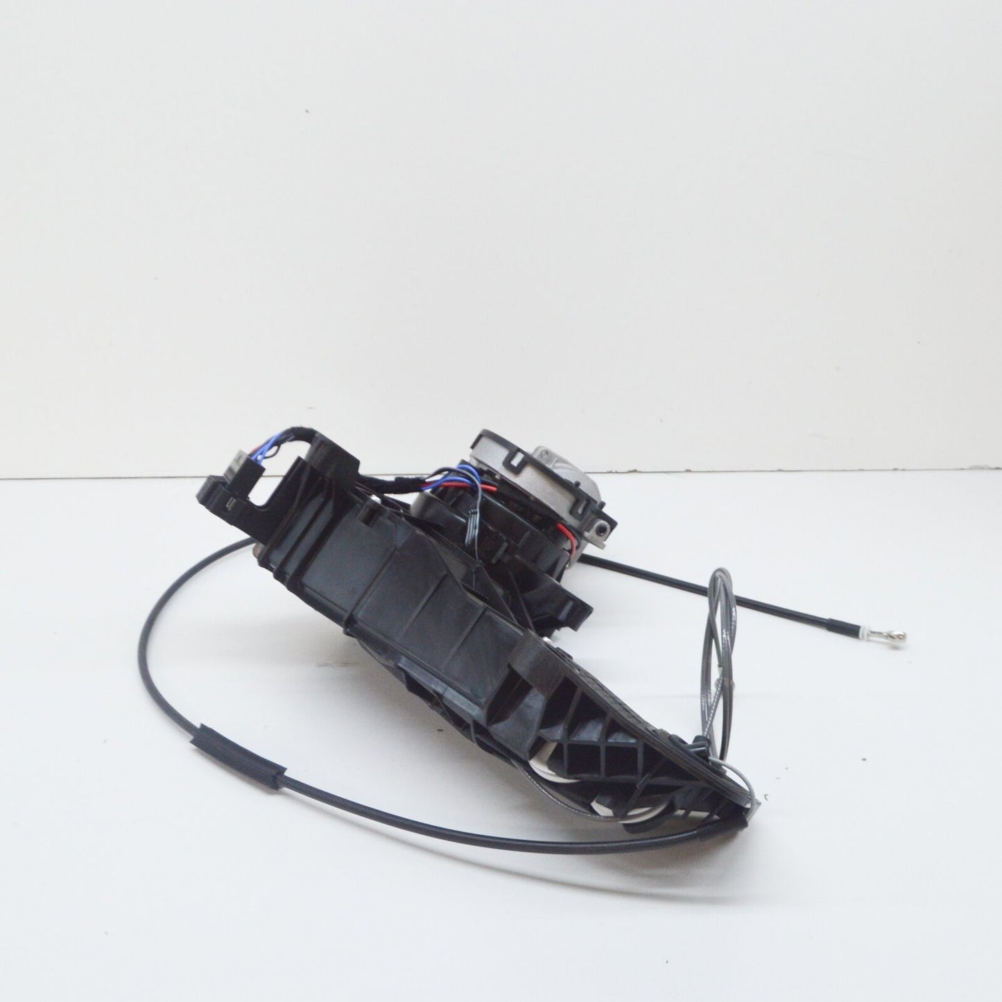 new mercedes-benz vito w447 rear right door actuation a4477603300 original