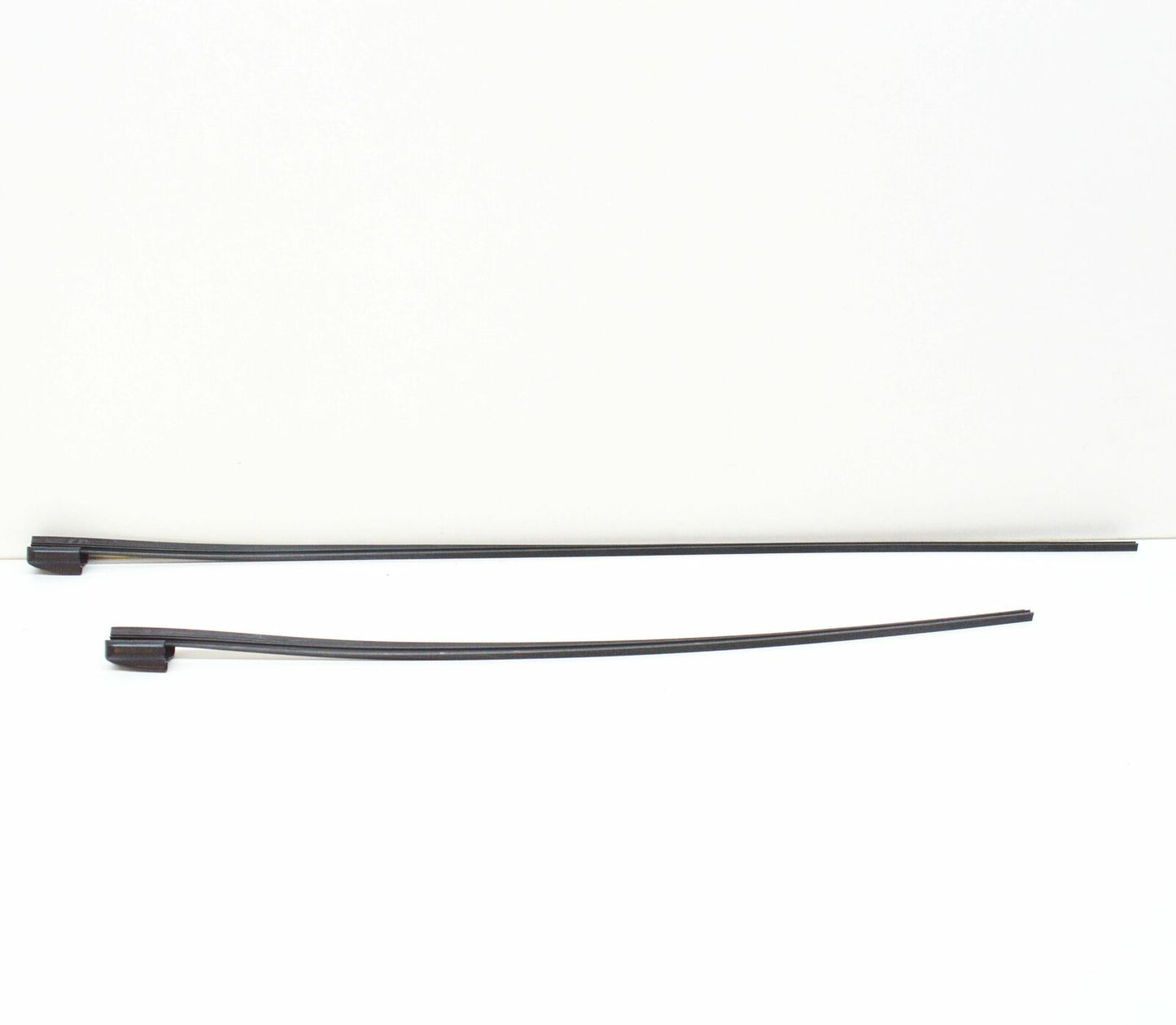 Genuine Volvo Xc60 Mk2 Windshield Wiper Blade Insert Set Lhd 31490722 Original