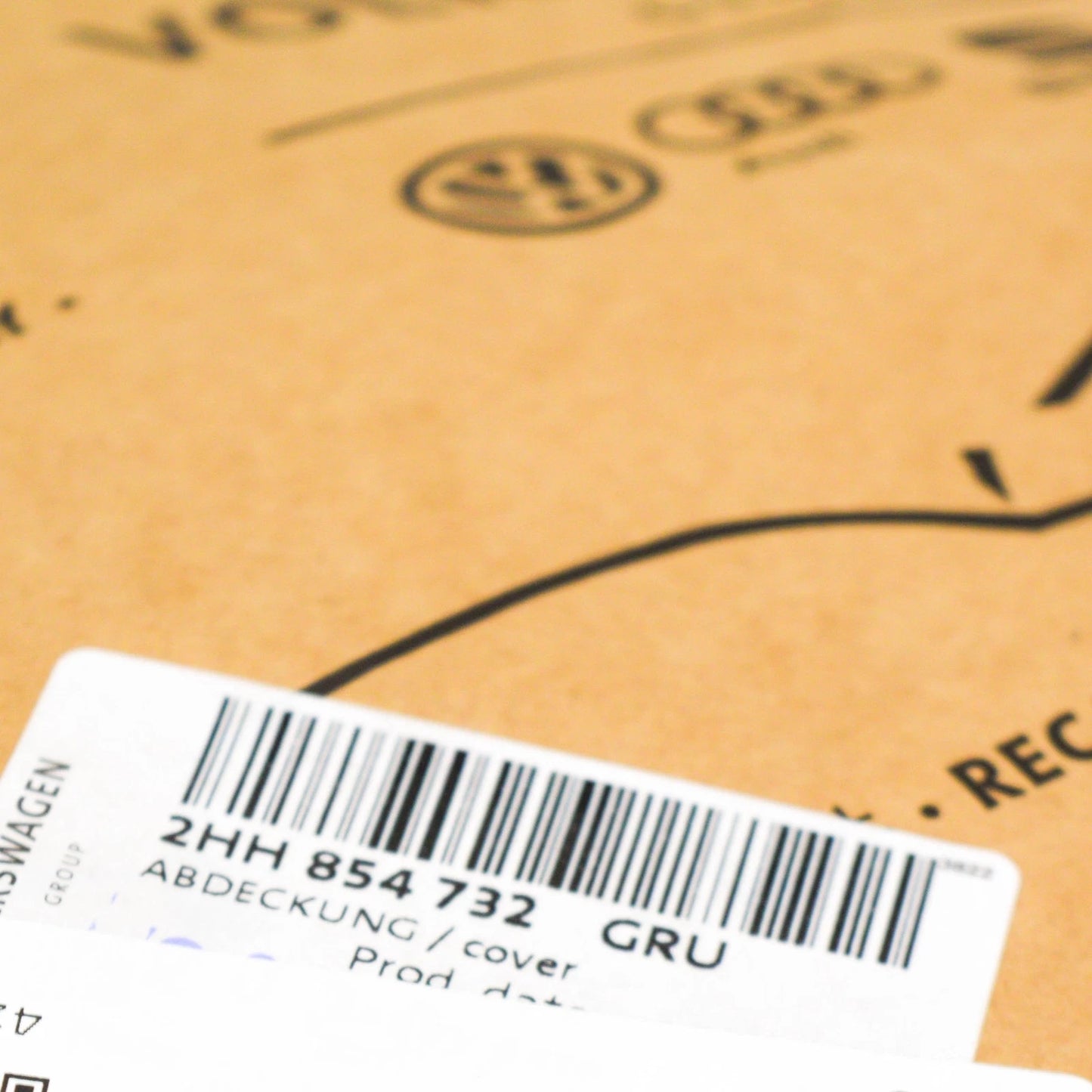 NEW VW AMAROK FRONT RIGHT WING COVER 2HH854732 GRU ORIGINAL