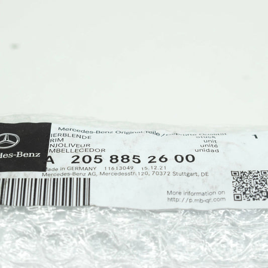 NEW MB C-CLASS W205 FRONT BUMPER RIGHT MOLDING TRIM A2058852600 2016