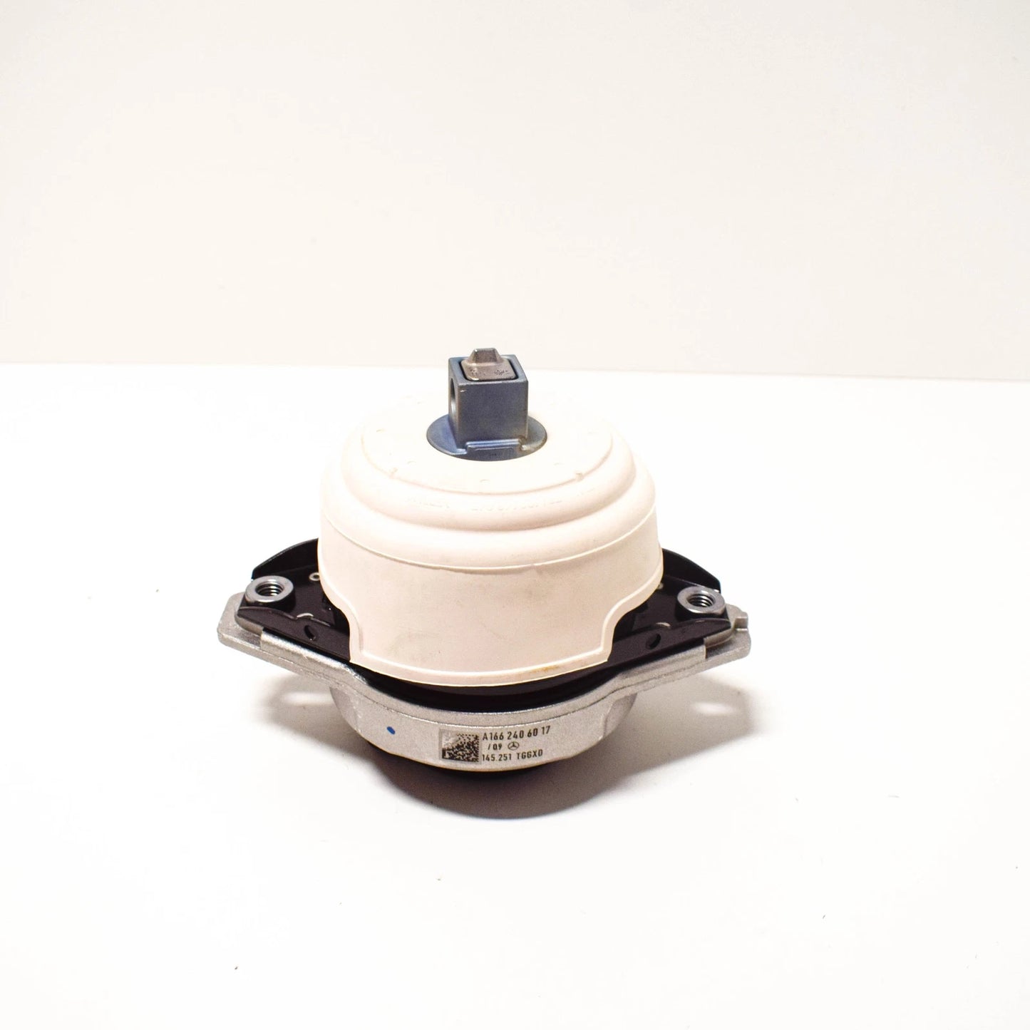 NEW MERCEDES-BENZ GL X166 FRONT LEFT SIDE ENGINE MOUNT A1662406017 ORIGINAL