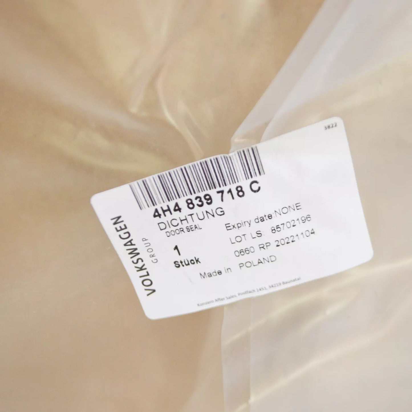 NEW AUDI A8 4H REAR RIGHT OUTER DOOR SEAL RUBBER 4H4839718C ORIGINAL