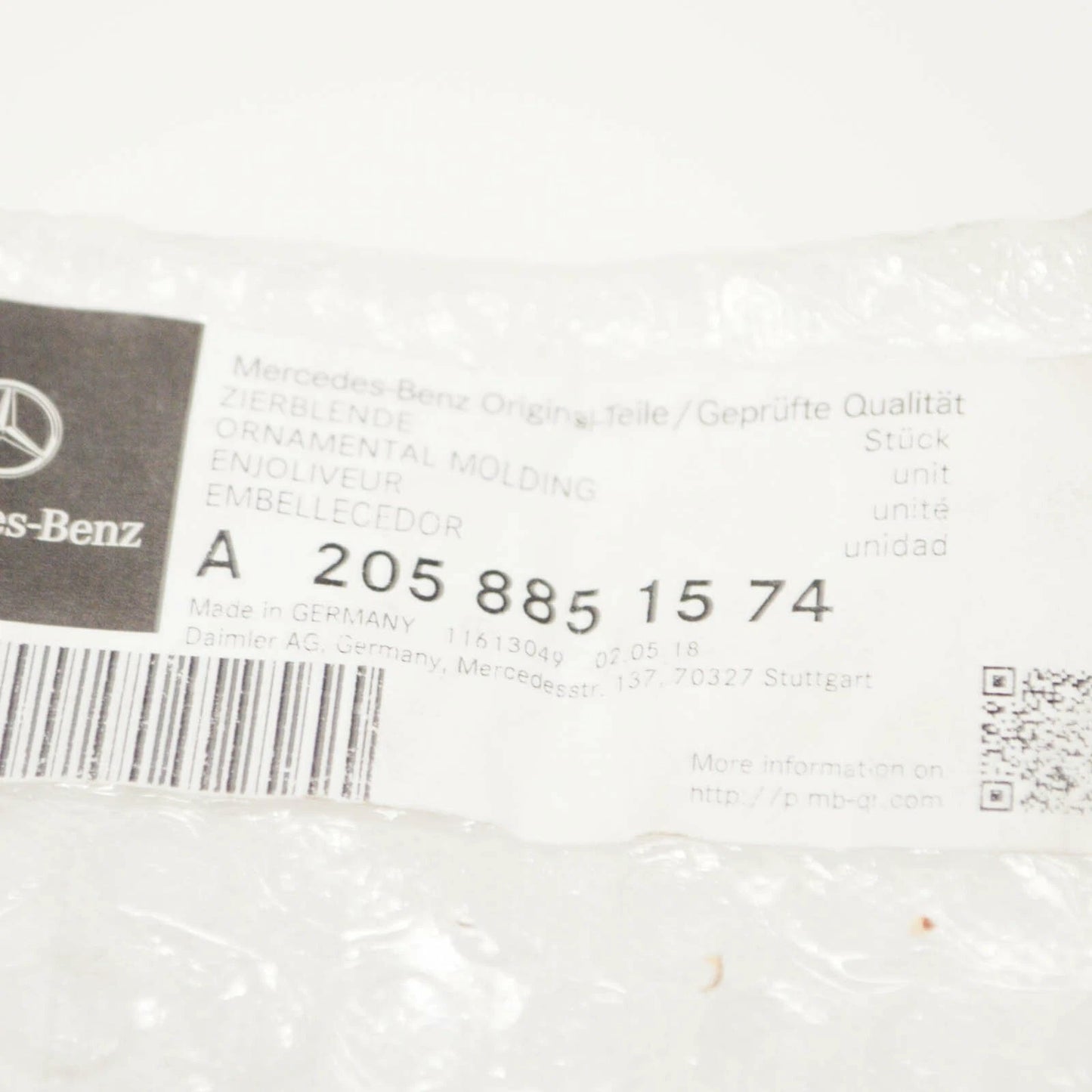 NEW MB C-CLASS W205 FRONT BUMPER CENTER CHROME TRIM A2058851574 2016