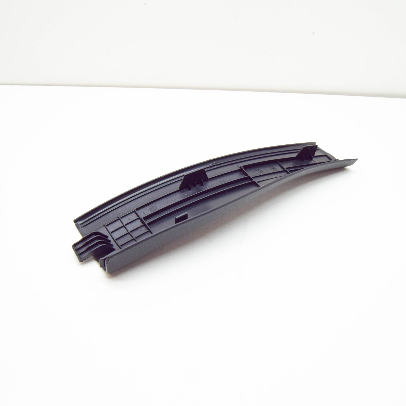 NEW MB GLA X156 REAR RIGHT ENTRANCE COVER STRIP A17668003749H68 ORIGINAL