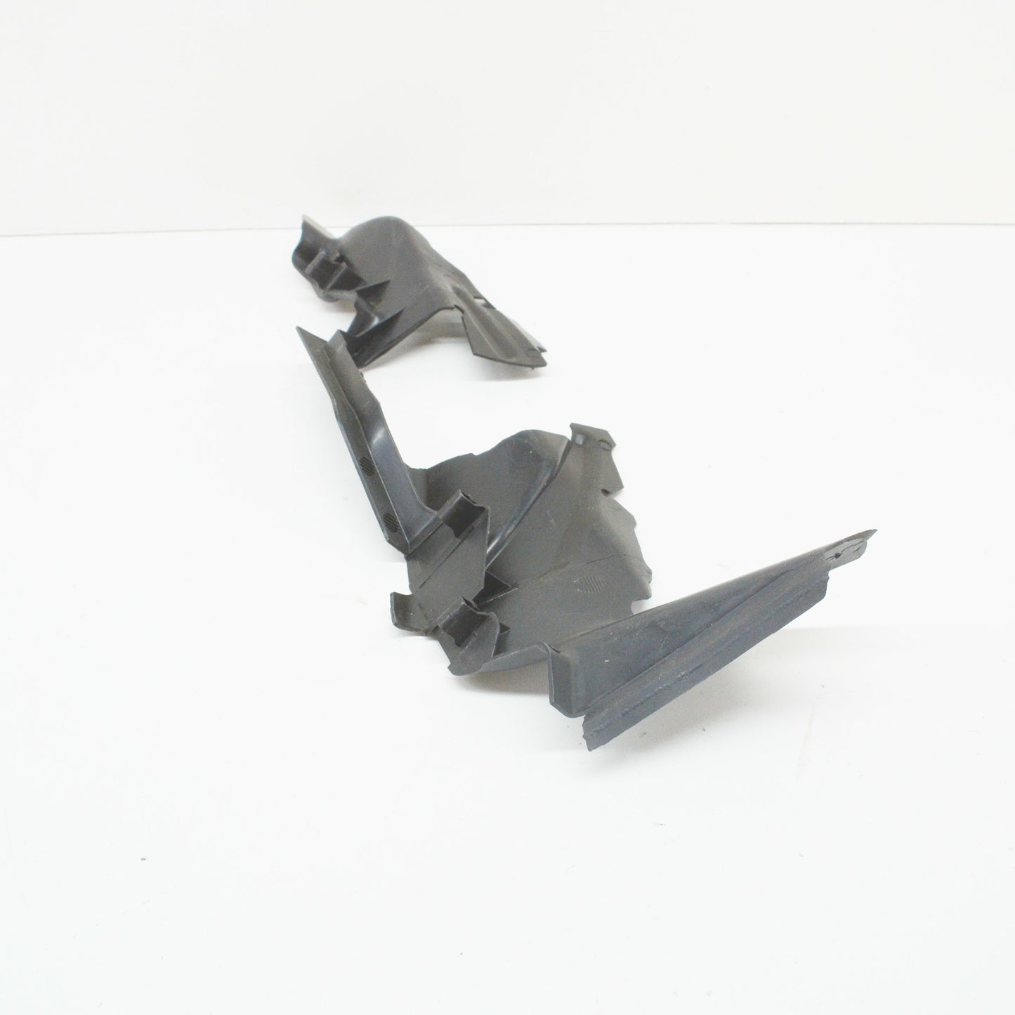 NEW AUDI A3 8V RADIATOR SUPPORT RIGHT AIR GUIDE 8V0121284 ORIGINAL