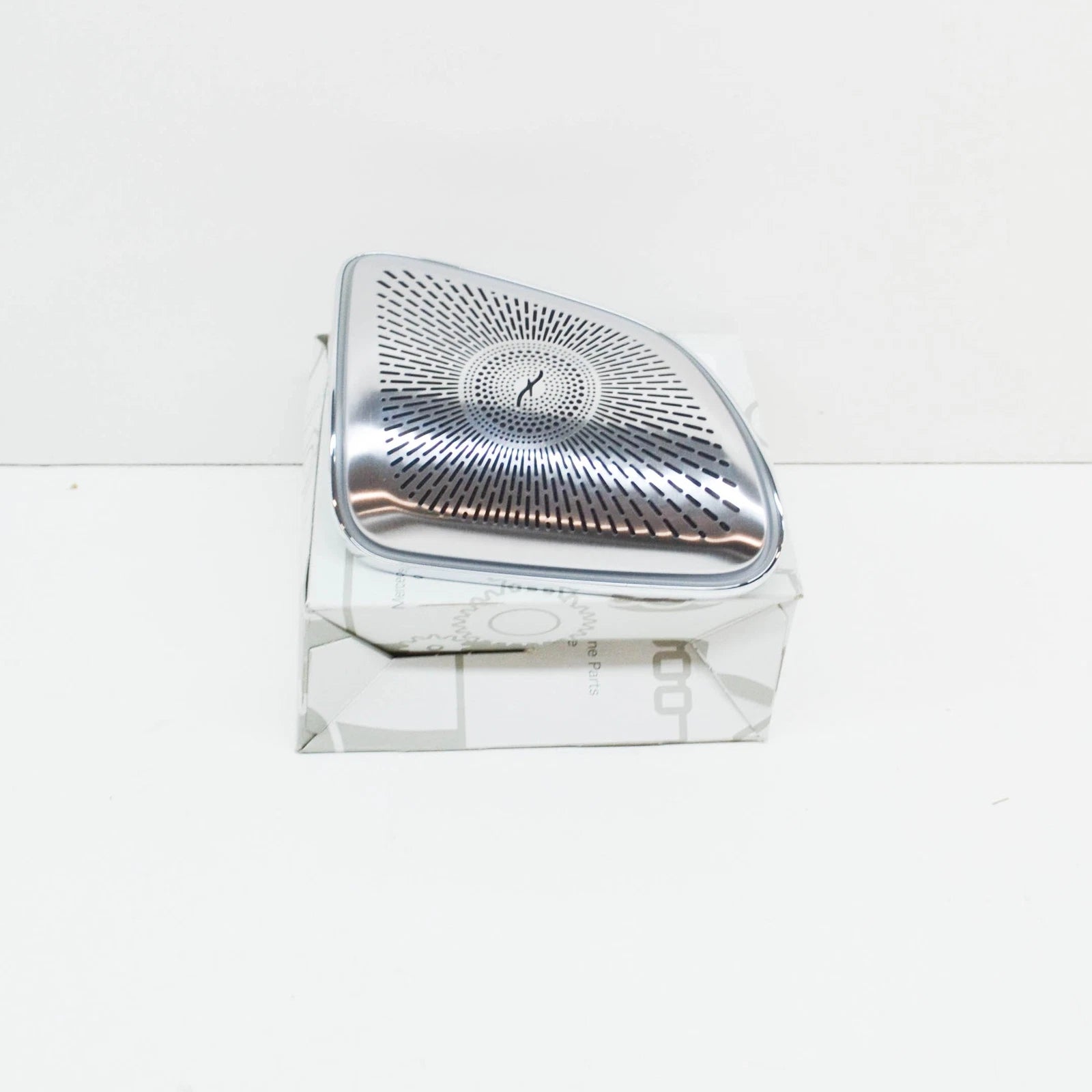 NEW MB GLE W167 FRONT RIGHT DOOR MIRROR TRIANGLE COVER A16772024057F24