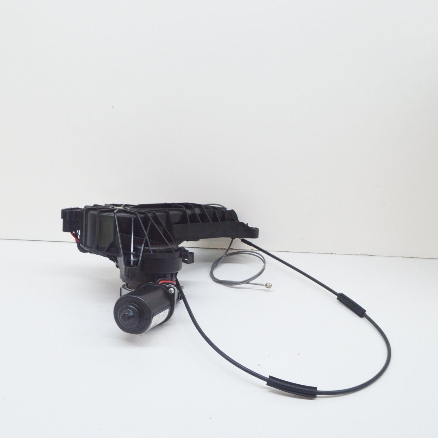 new mercedes-benz vito w447 rear right door actuation a4477603300 original