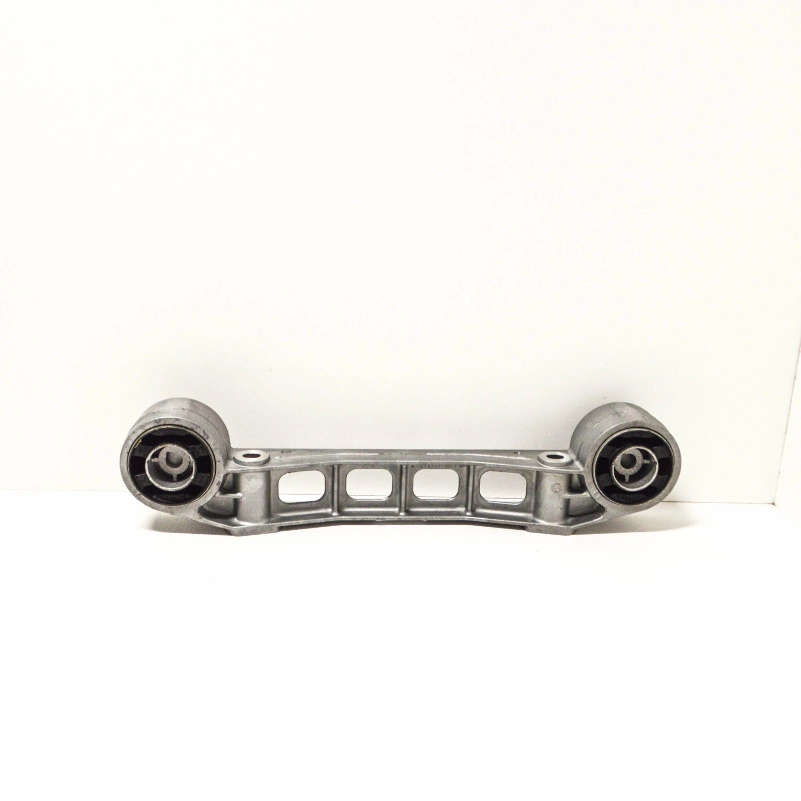 NEW MB VITO W639 REAR AXLE FINAL DRIVE BEARING BRACKET A6393506101 ORIGINAL