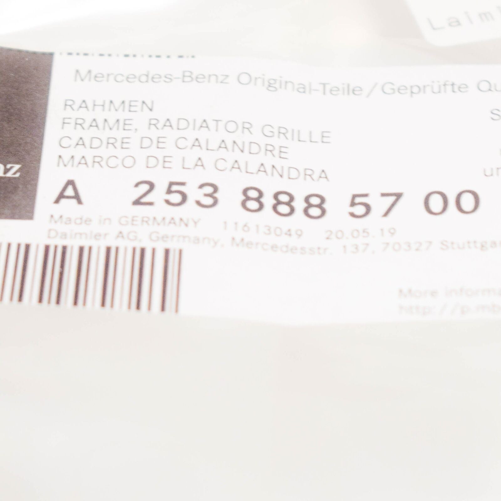 NEW MB GLC X253 FRONT BUMPER EMBLEM BADGE SURROUND TRIM A2538885700 INE ORIGINAL