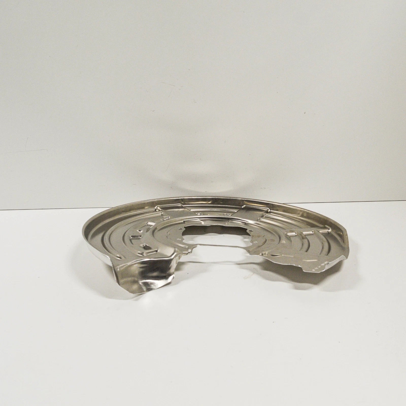 NEW BMW M2 F87 REAR LEFT BRAKE PROTECTION PLATE 34208094317 ORIGINAL