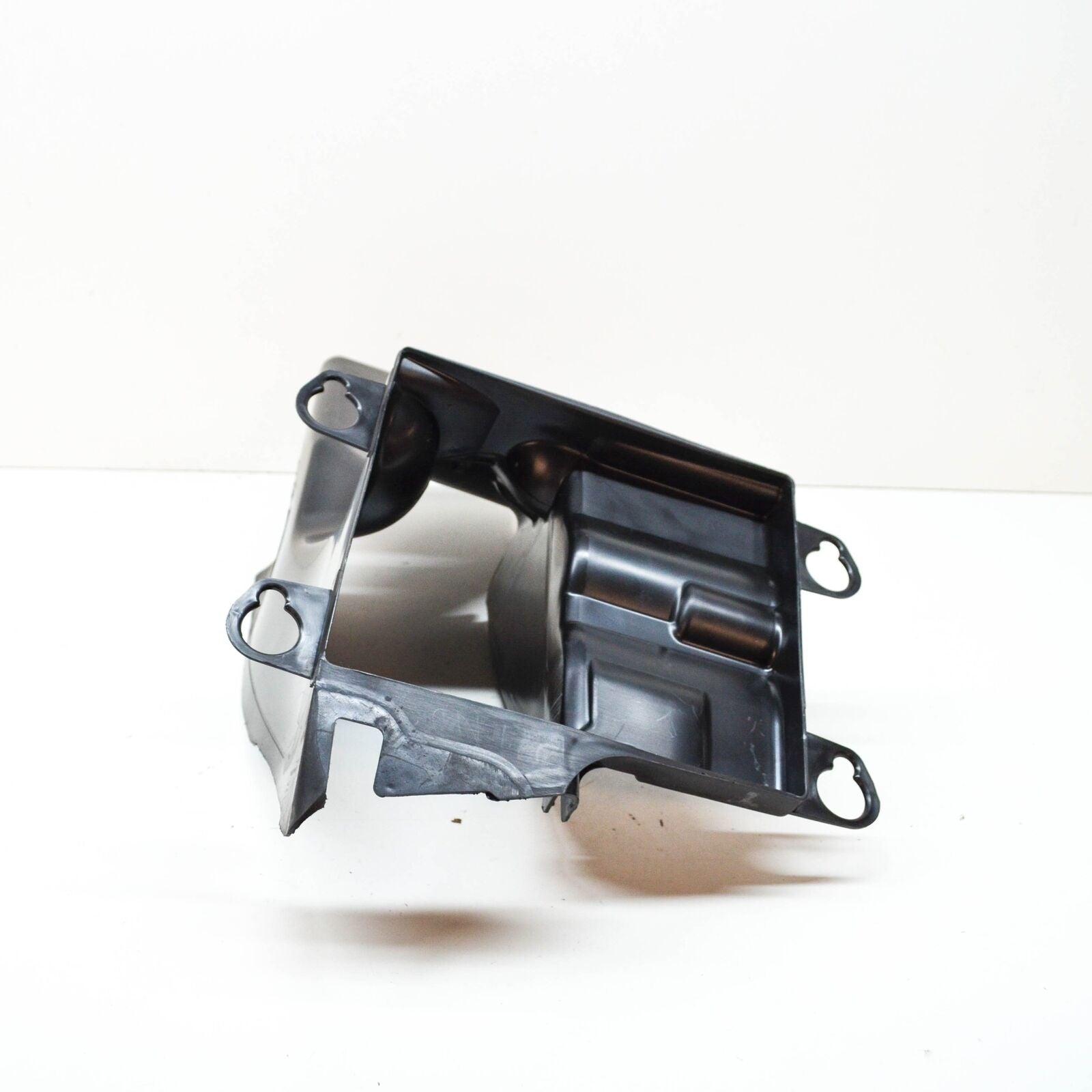 NEW SEAT LEON 5F RIGHT SIDE RADIATOR COOLANT AIR GUIDE 5F0121674E ORIGINAL
