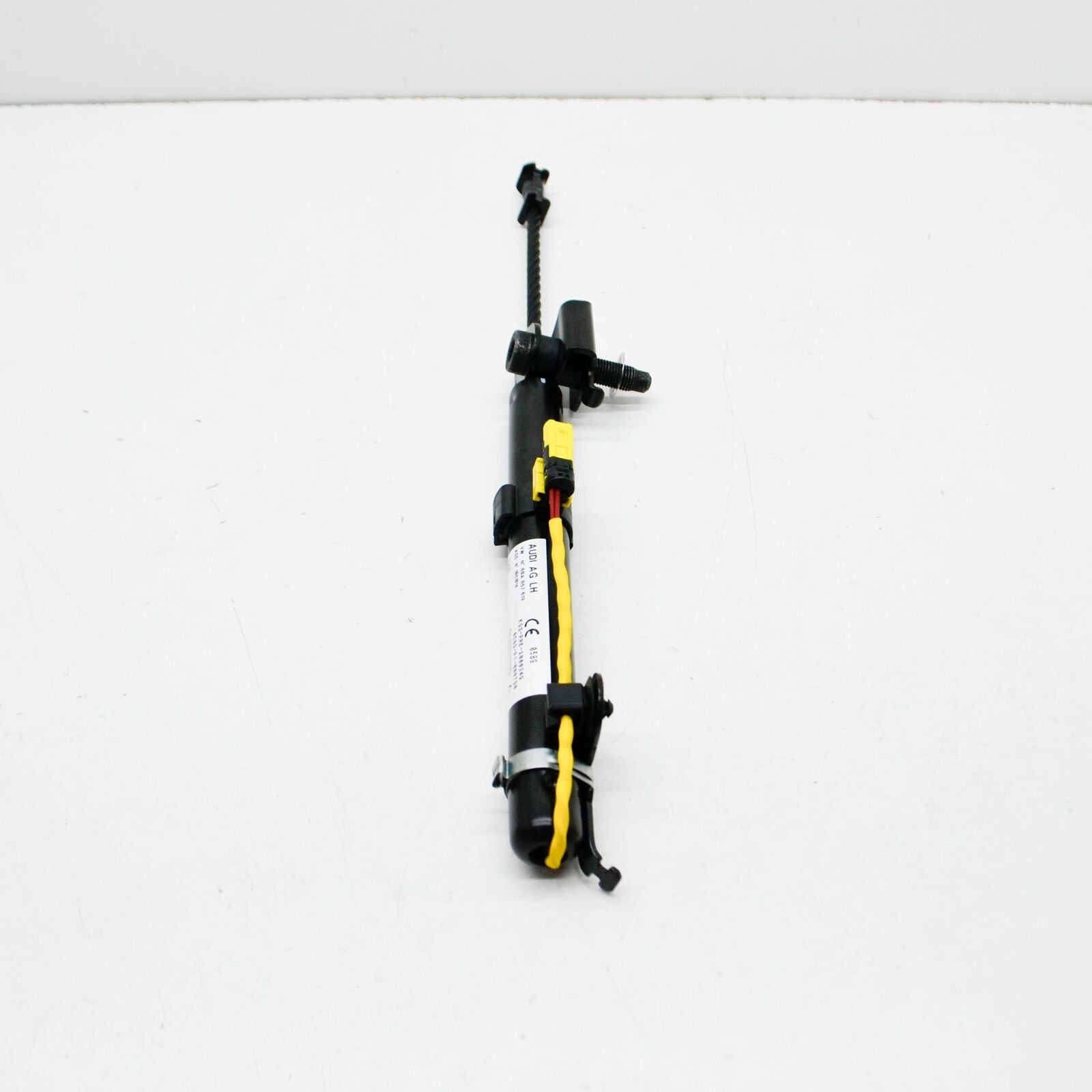 new audi q5 80a front left seat belt tensioner 80a857619 2019 original