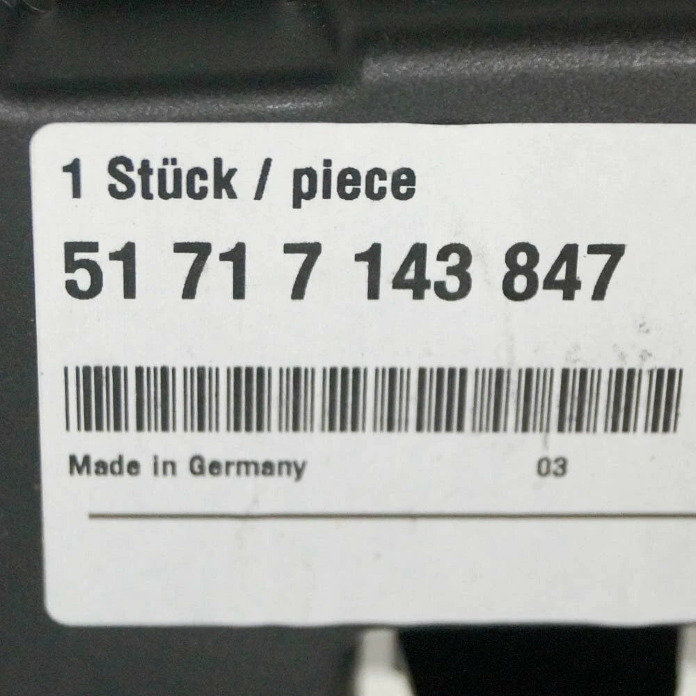 NEW BMW 3 SERIES E90 FRONT WHEEL ARCH LINER ACCESS COVER 51717143847 ORIGINAL