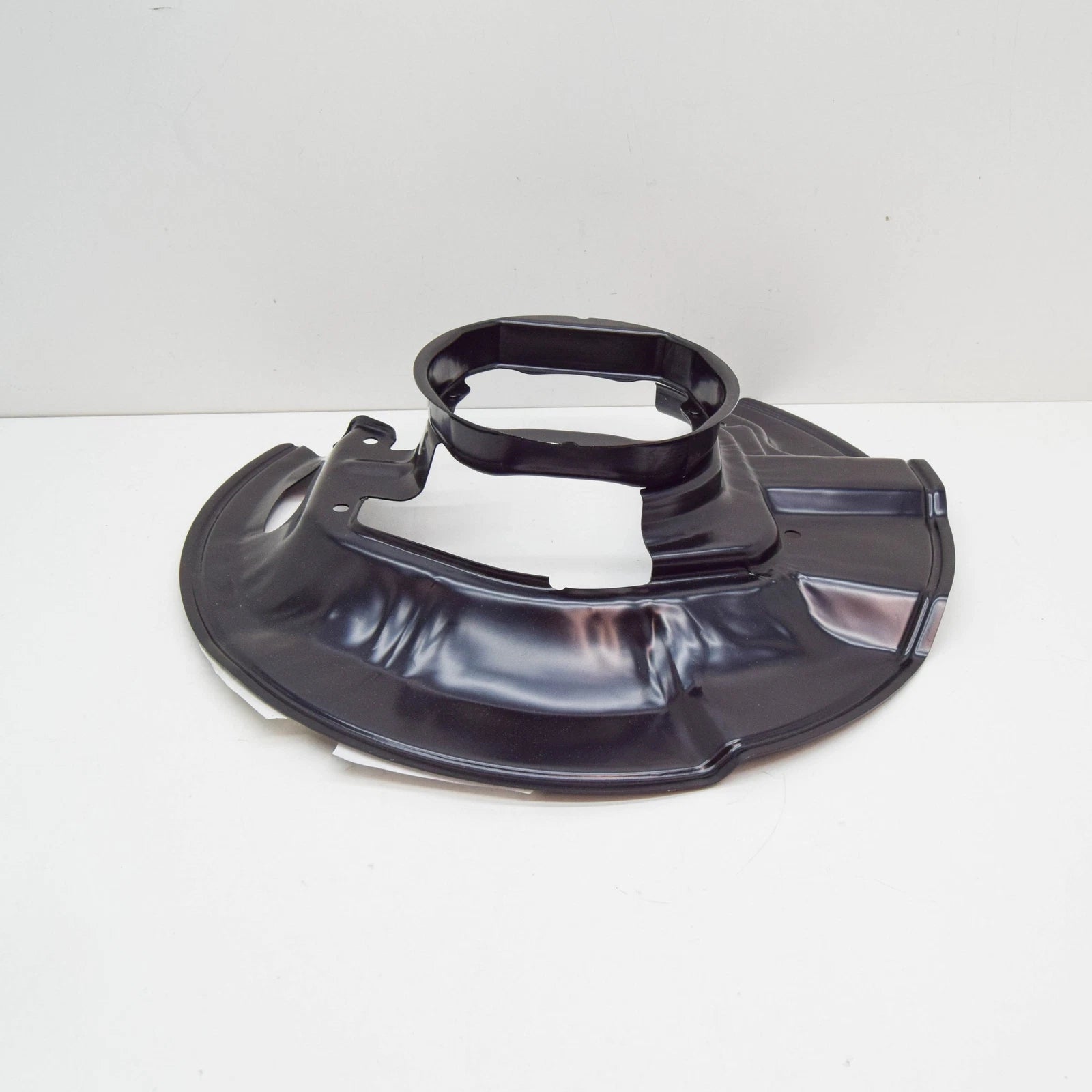 NEW BMW M5 E39 FRONT LEFT WHEEL BRAKE PROTECTION PLATE 34112228765 ORIGINAL