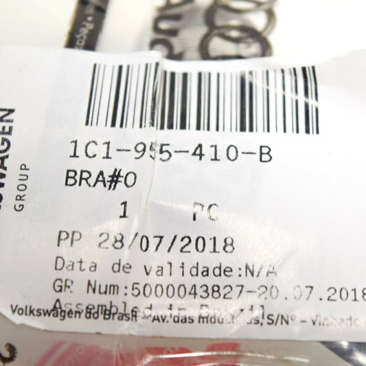 NEW VOLKSWAGEN BEETLE 9C FRONT WINDSCREEN WIPER ARM RIGHT 1C1955410B LHD