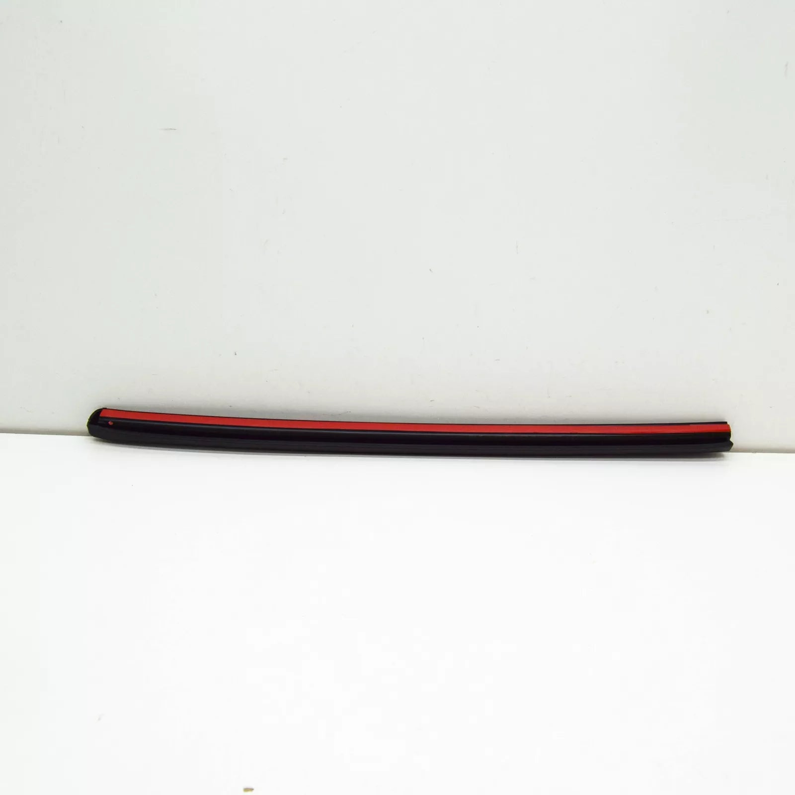 NEW SEAT LEON 5F RIGHT SIDE BONNET SEAL 5F0823710A ORIGINAL