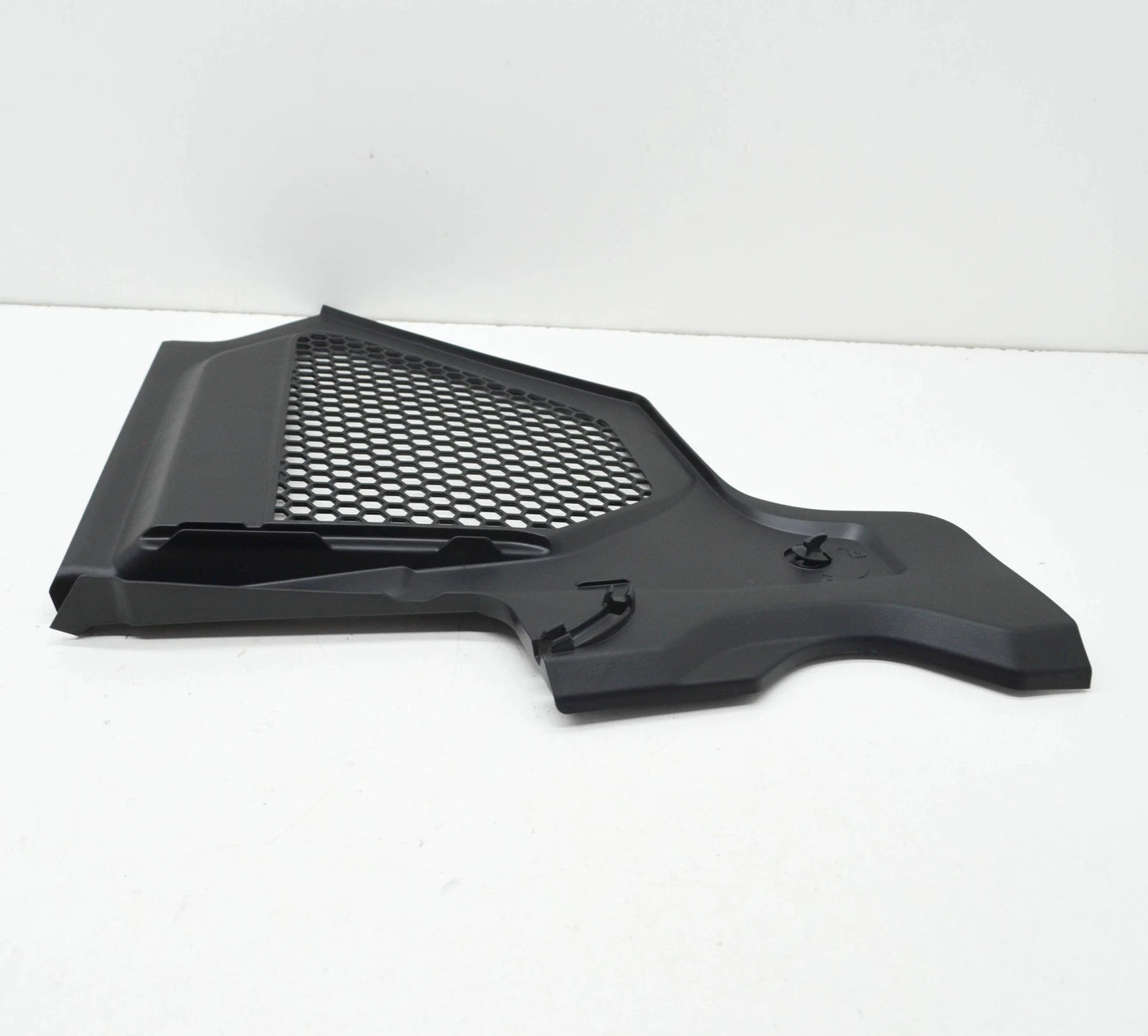 NEW BMW M4 COUPE G82 FRONT RIGHT WINDSHIELD COVER COWL PANEL 51718074669