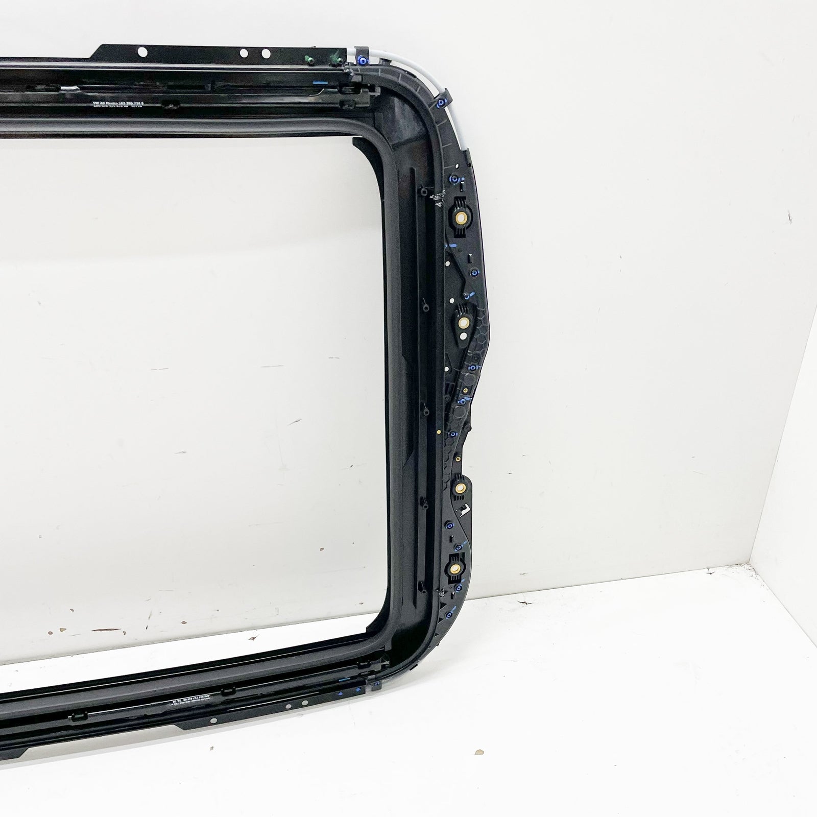 new volkswagen jetta mk6 sunroof frame 1k9877049a original