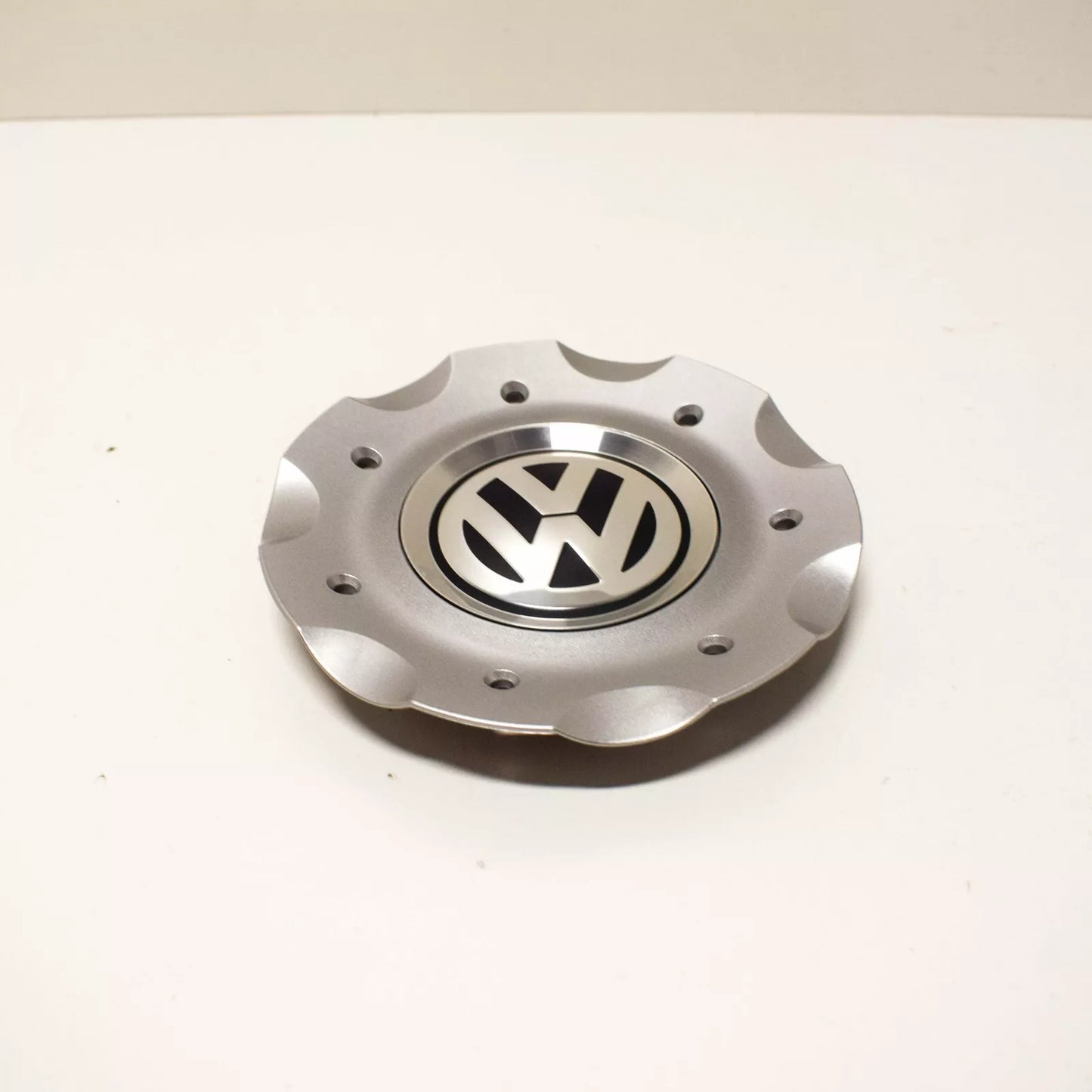 VOLKSWAGEN CLASSIXS 17" WHEEL CENTER CAP 1K0601149J NEW