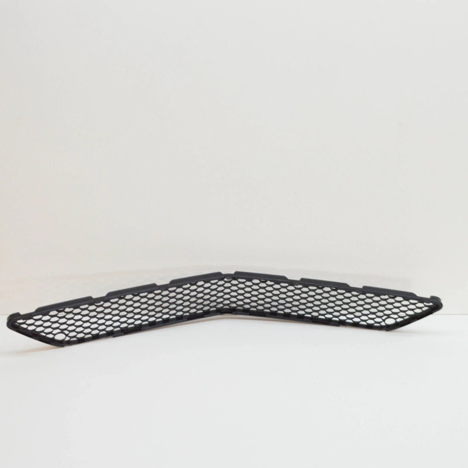 NEW MB CL-CLASS C216 FRONT BUMPER LOWER GRILLE CENTER A2168851053 2011 ORIGINAL