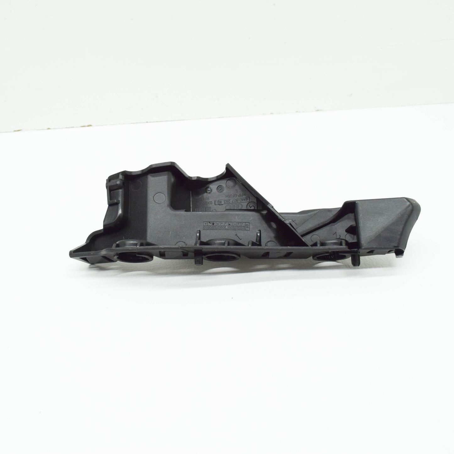 NEW AUDI Q7 4M FRONT LEFT BUMPER BRACKET GUIDE 4M0807283B ORIGINAL
