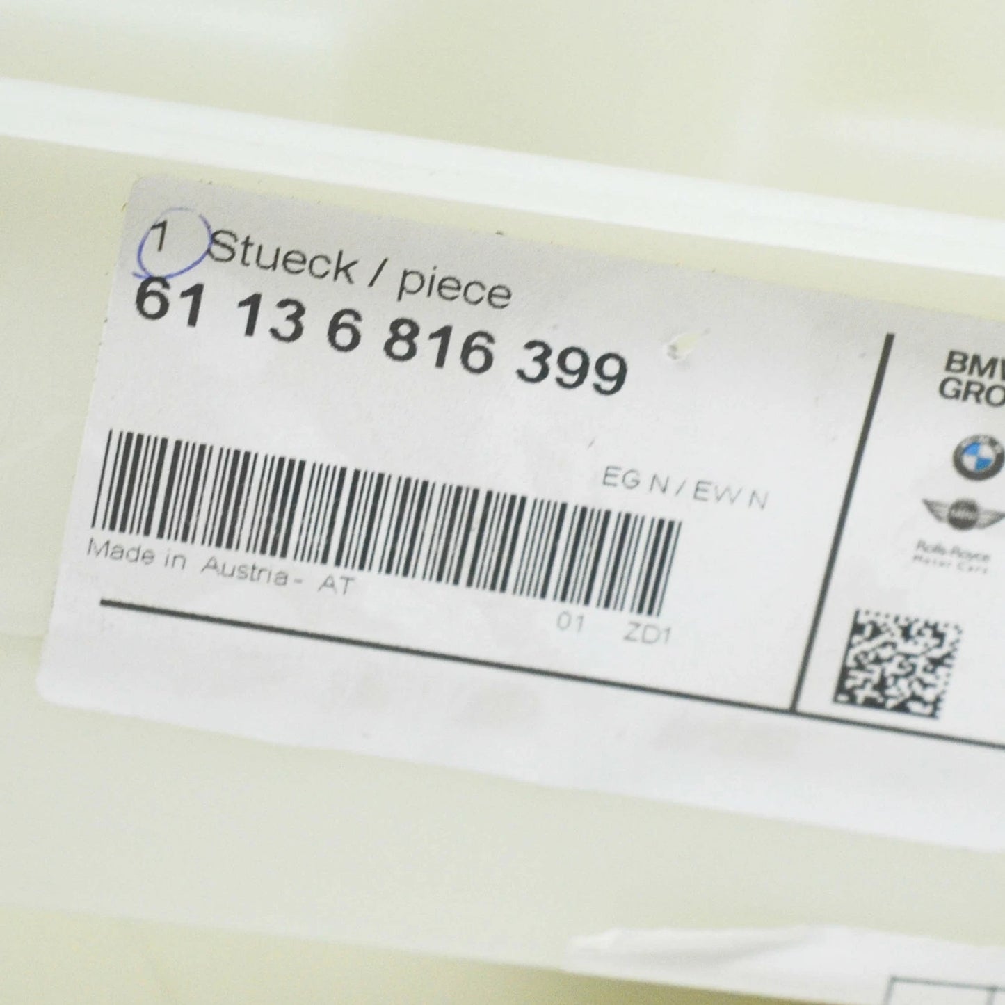 NEW BMW 8 CABRIO G14 FUSE BOX COVER 61136816399 ORIGINAL