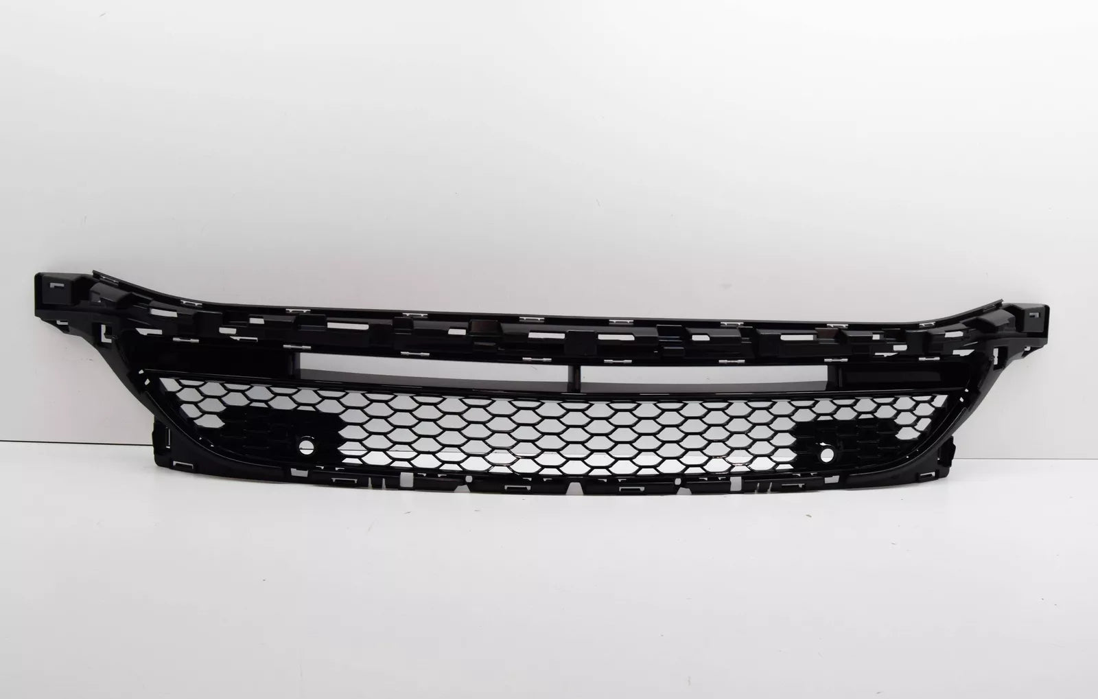 NEW MERCEDES-BENZ S W223 FRONT BUMPER CENTER LOWER GRILLE A2238852001 ORIGINAL