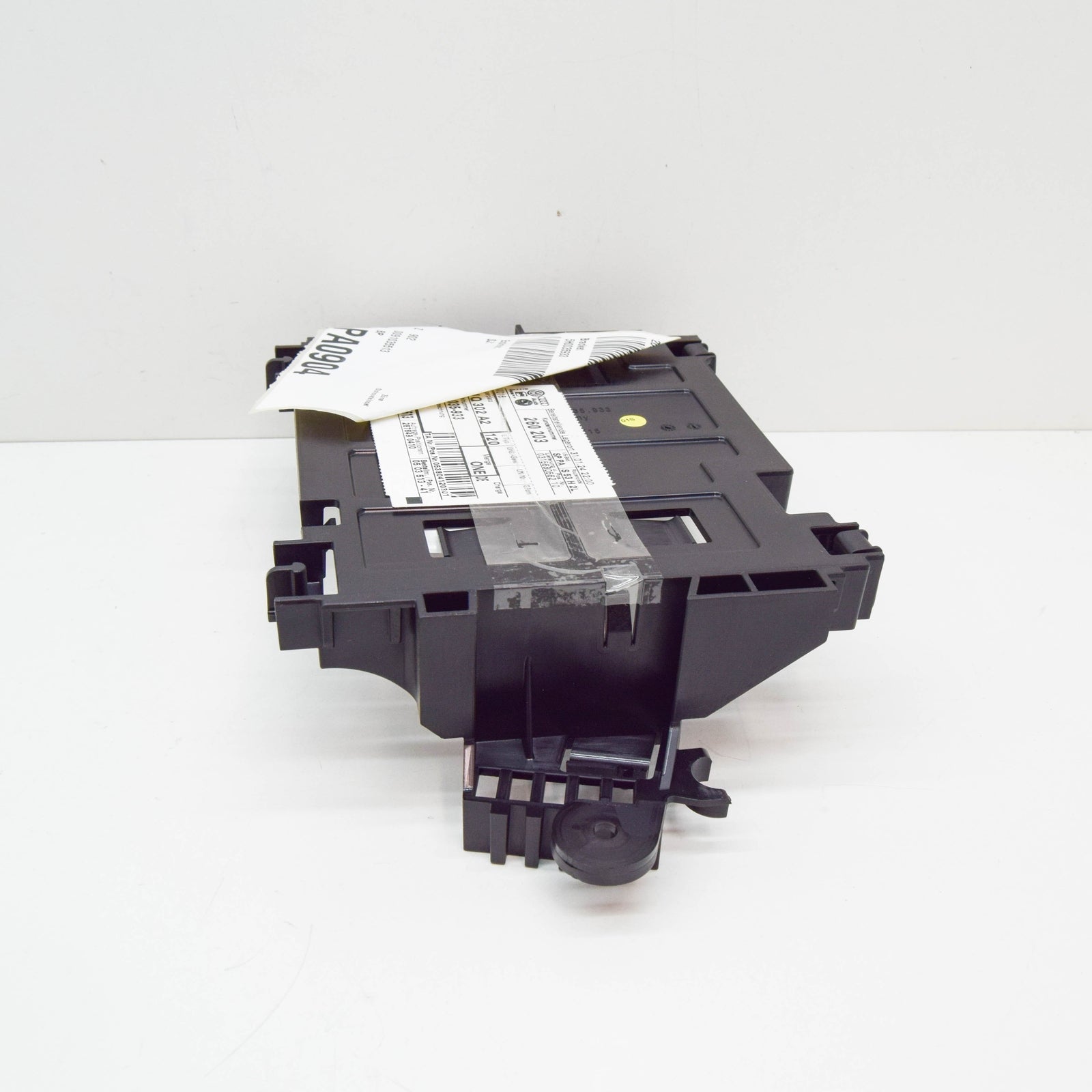 NEW VOLKSWAGEN GOLF MK8 CD1 SOUND AMPLIFIER BRACKET 5H0035933 ORIGINAL