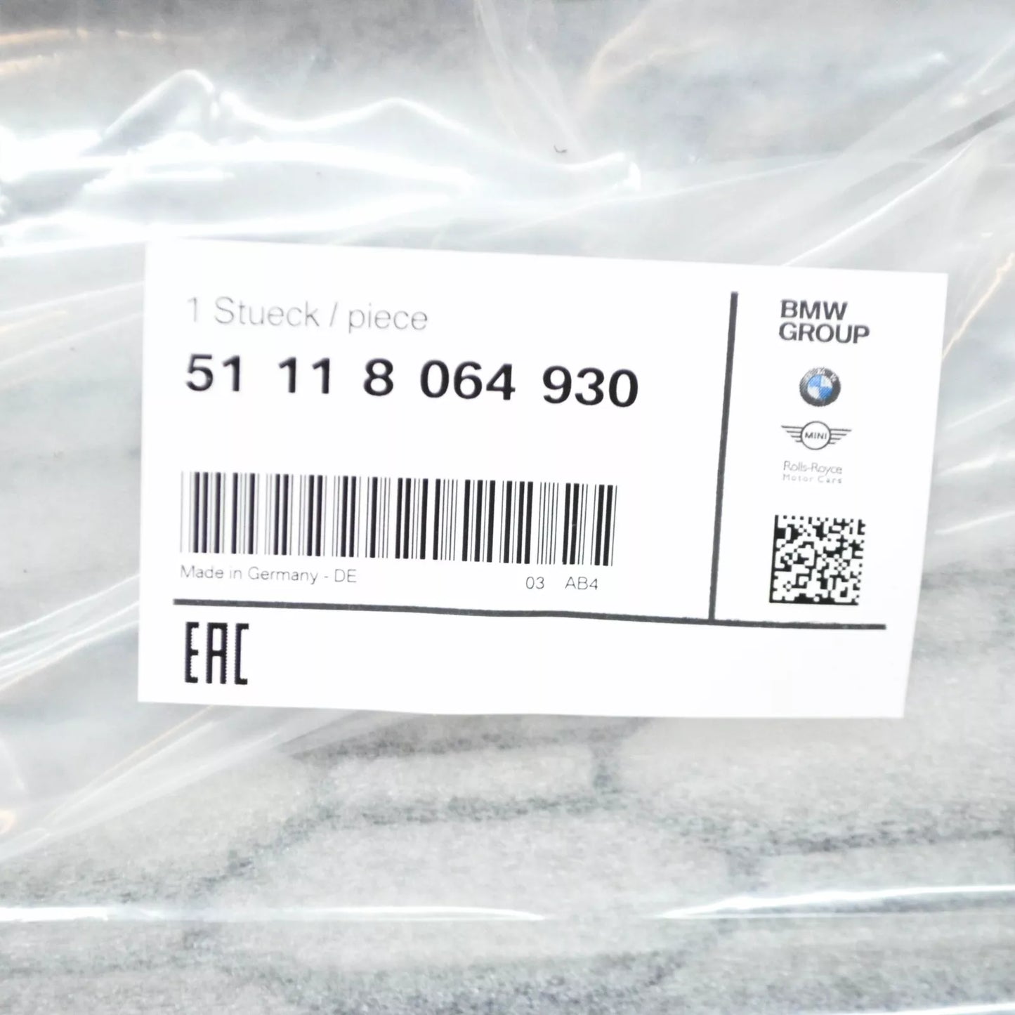 NEW BMW 5 G30 FRONT M BUMPER CENTER LOWER GRILLE 51118064930 ORIGINAL